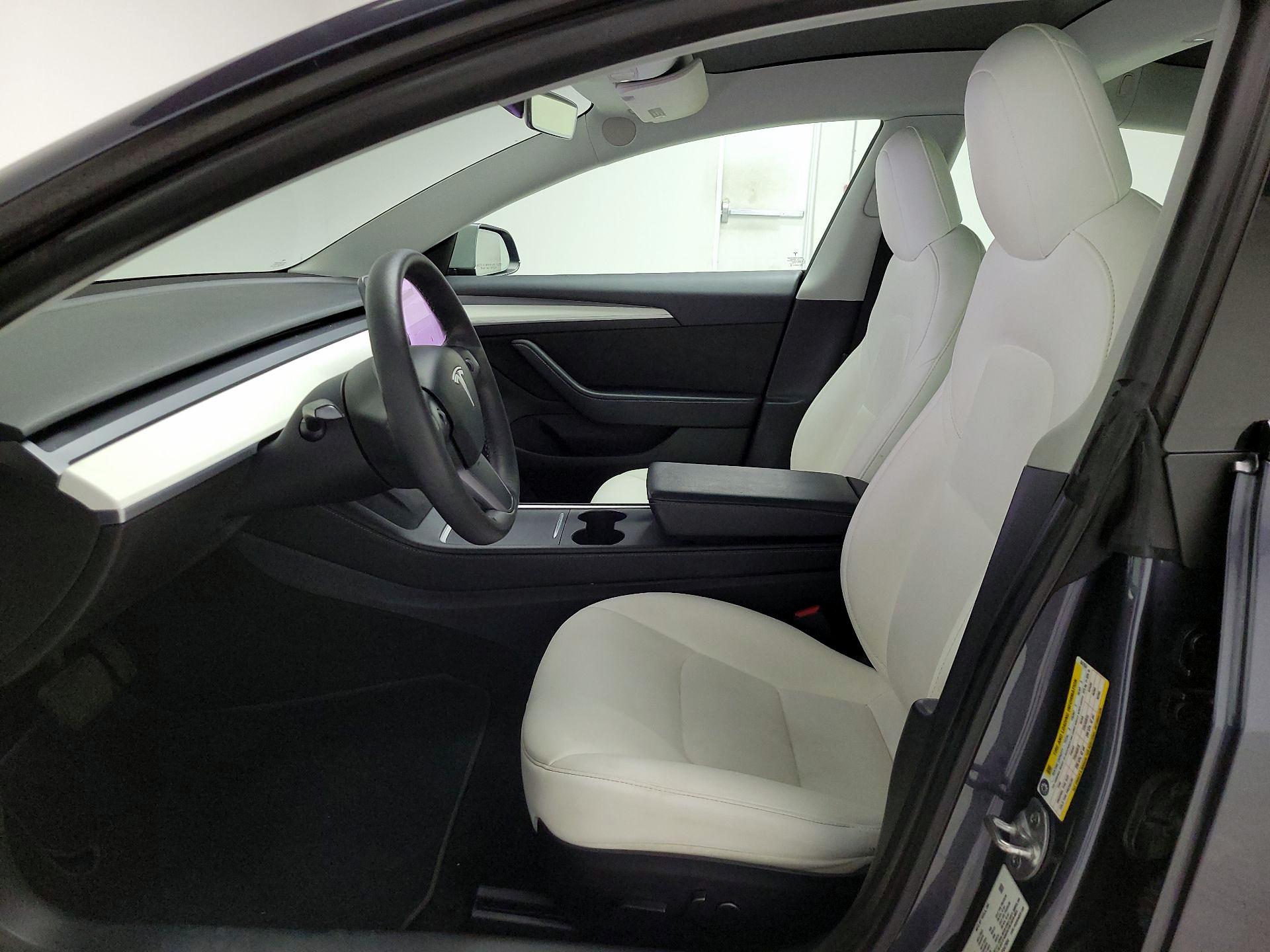 Thumbnail: 2021 Tesla Model 3 - 11