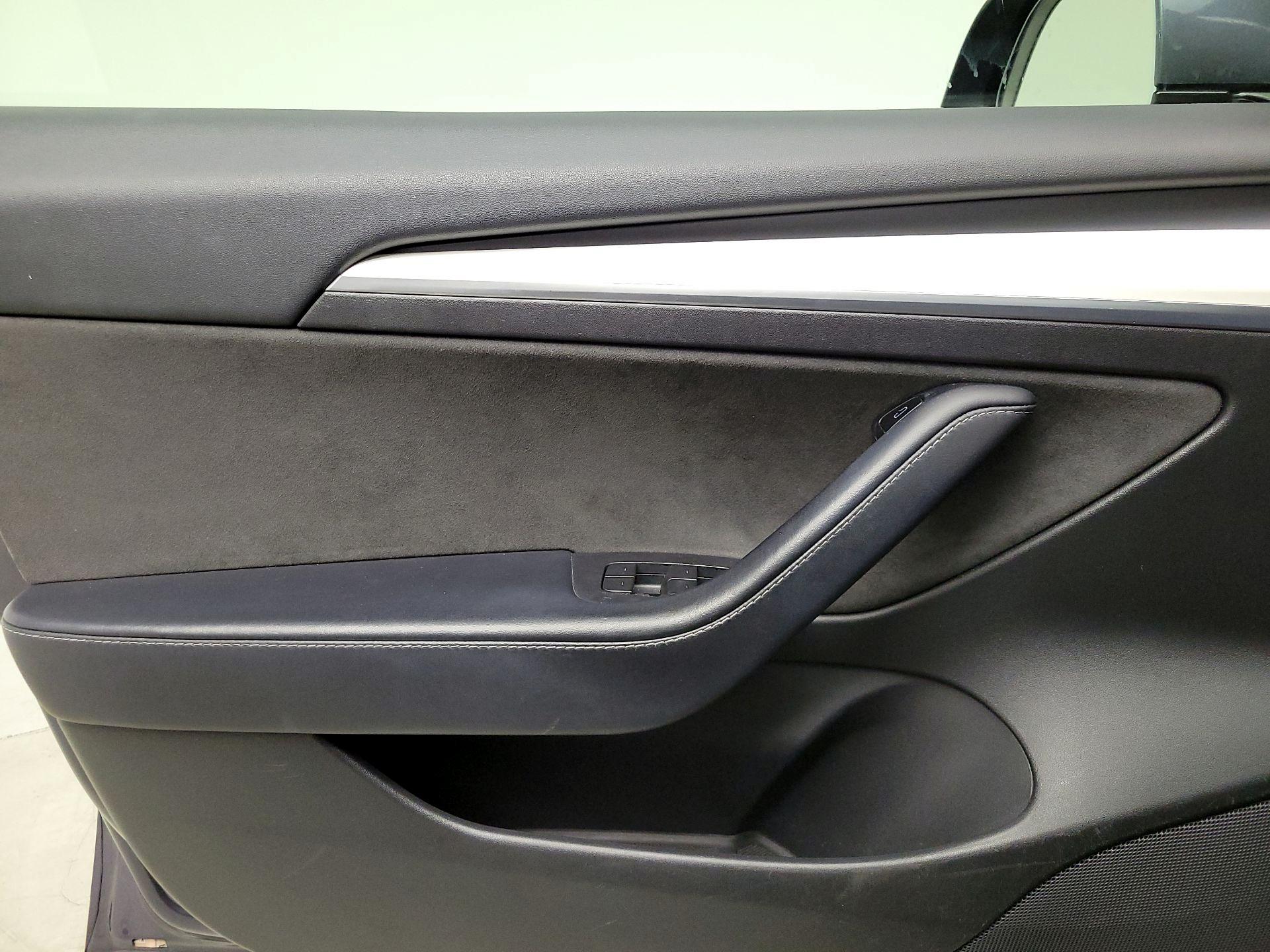 Thumbnail: 2021 Tesla Model 3 - 12