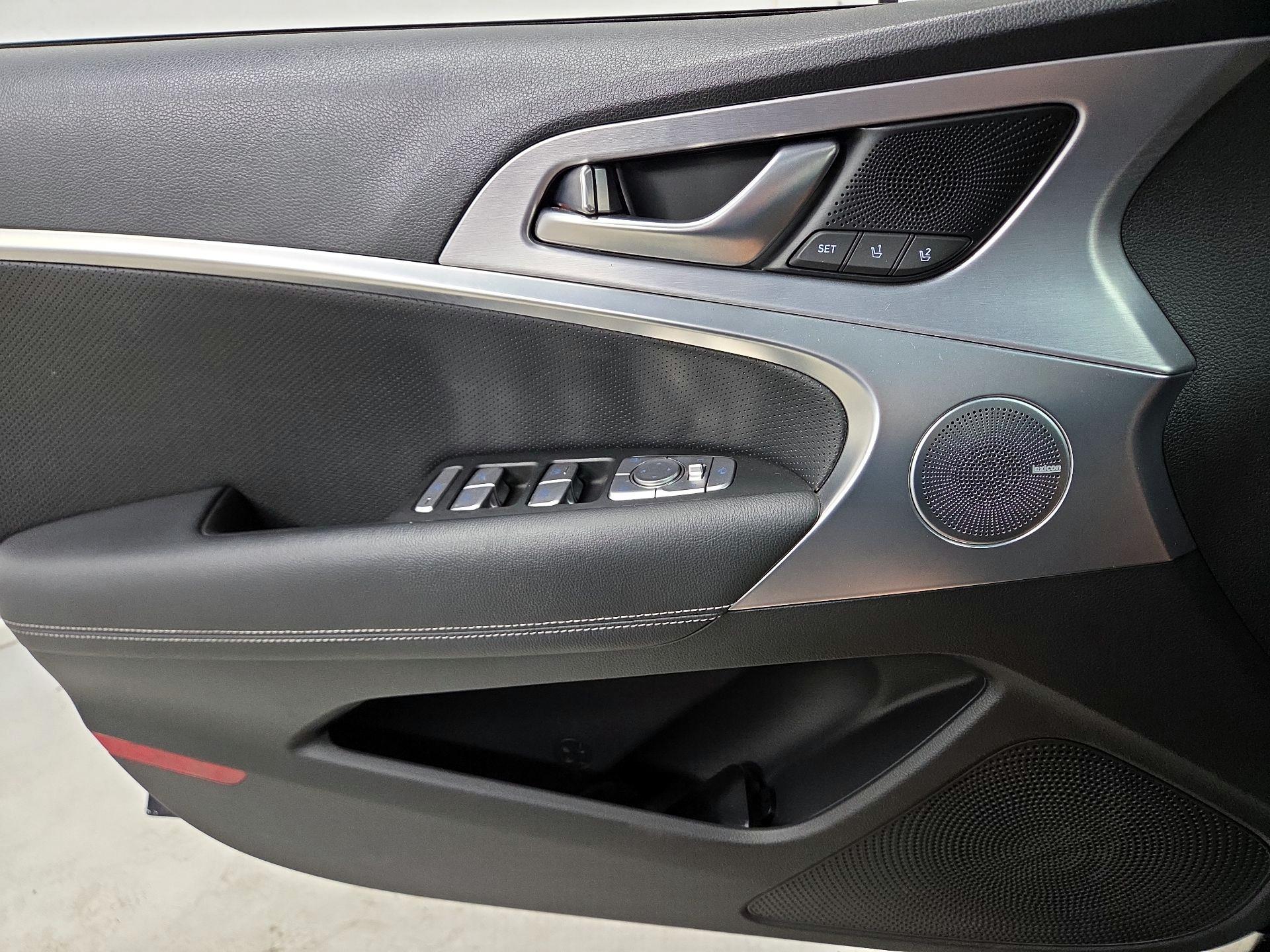 Thumbnail: 2020 Genesis G70 - 12