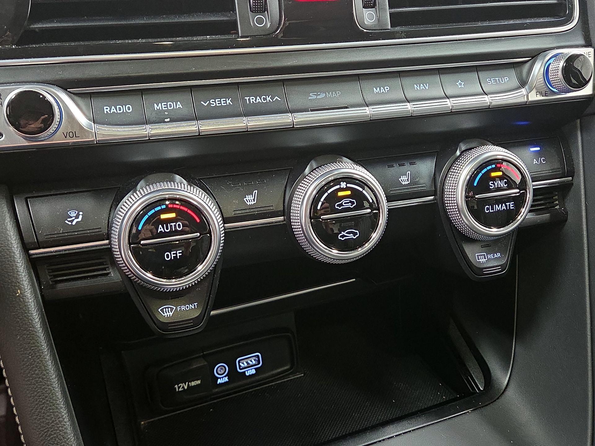 Thumbnail: 2020 Genesis G70 - 17