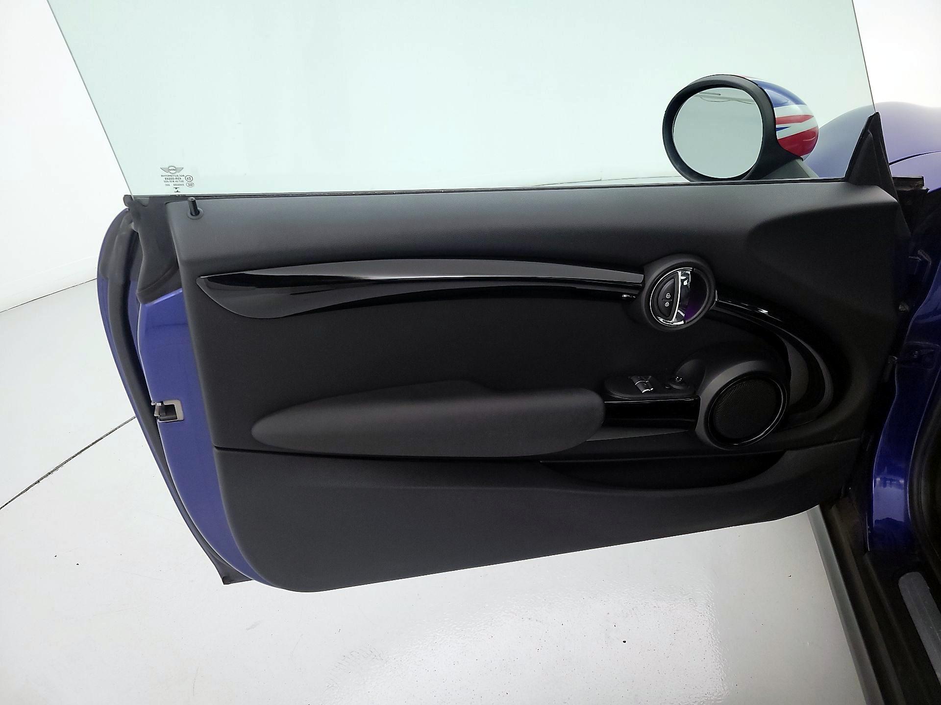 Thumbnail: 2019 MINI Cooper Hardtop - 12