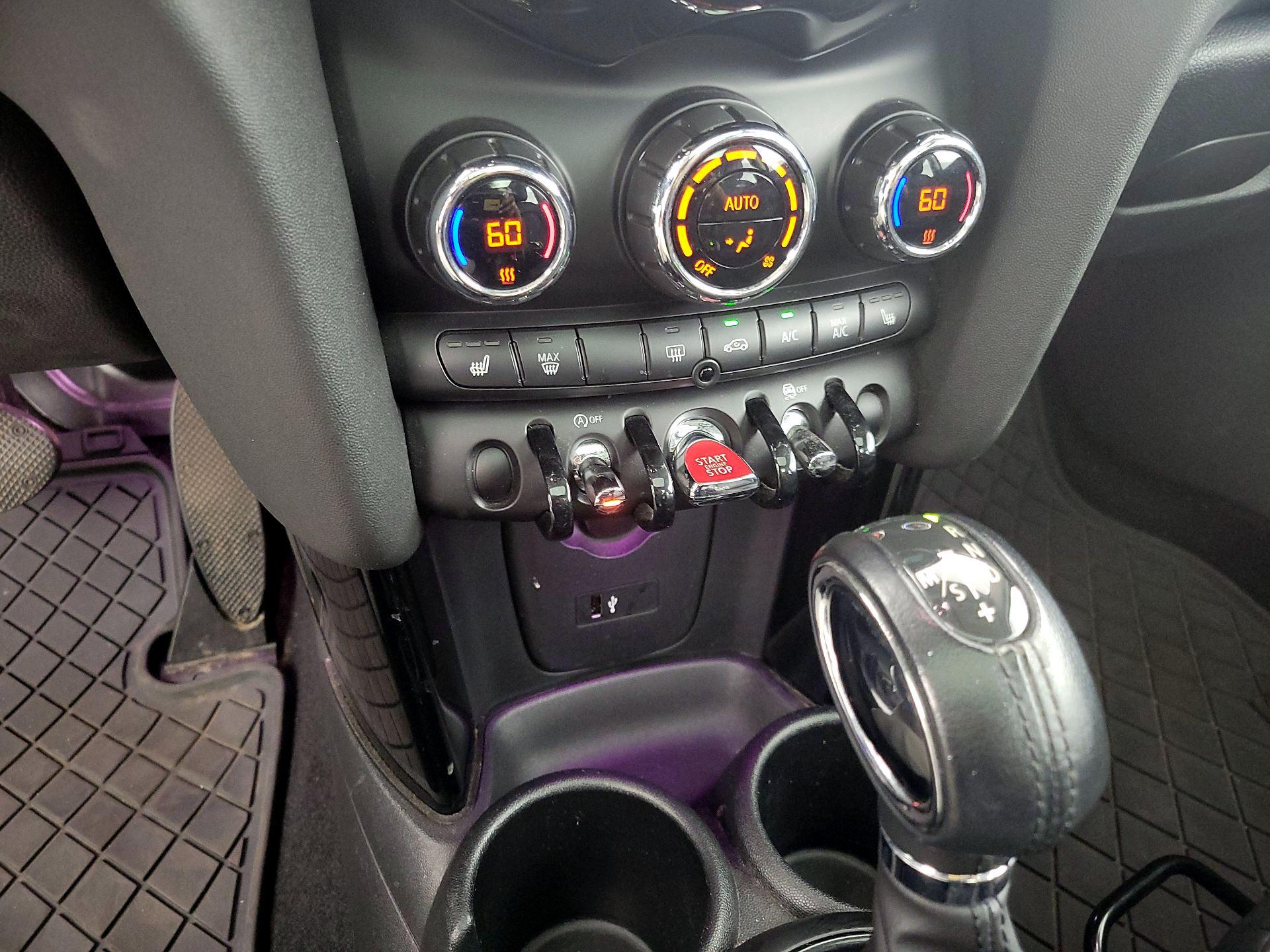 Thumbnail: 2019 MINI Cooper Hardtop - 16