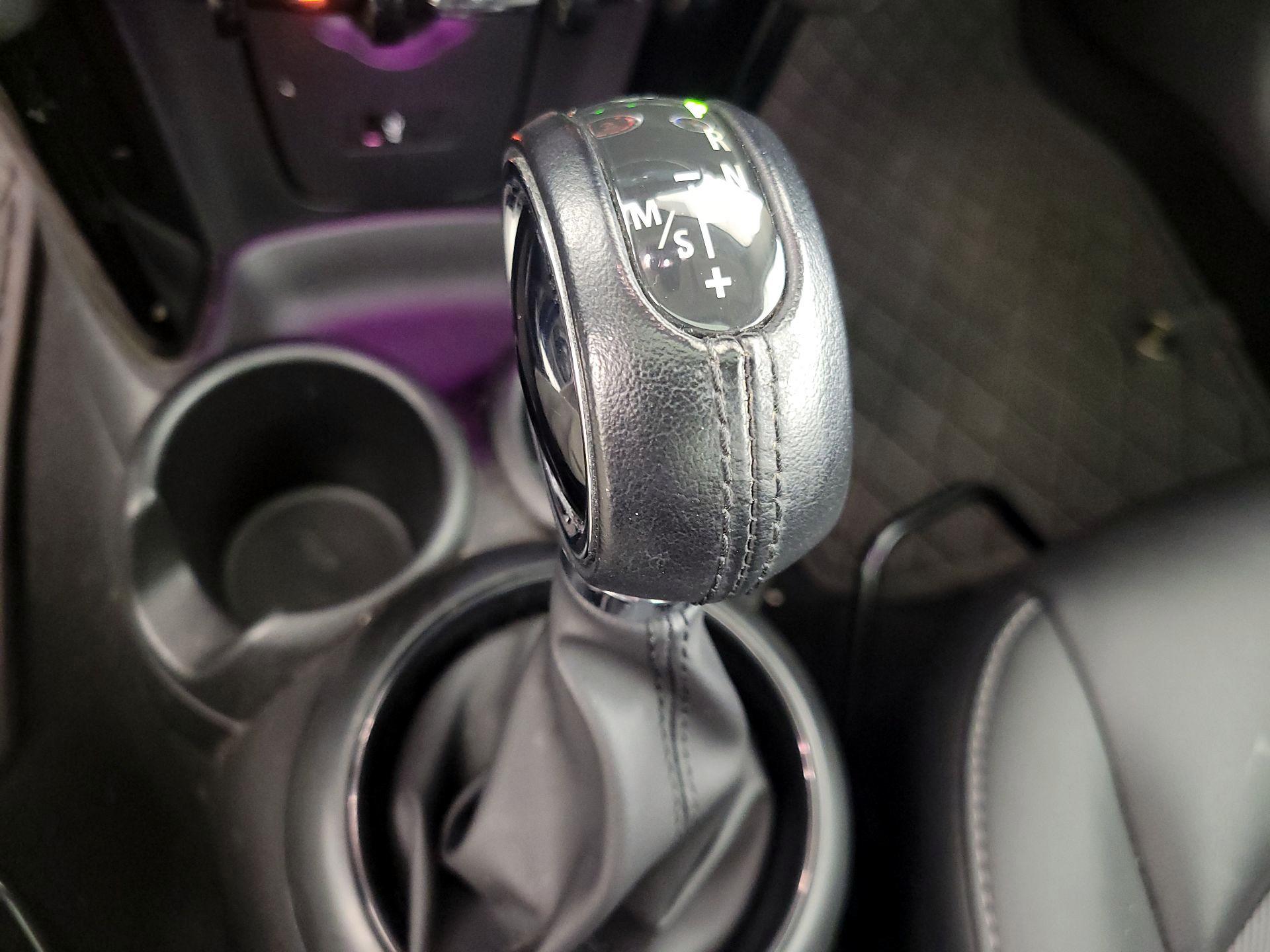 Thumbnail: 2019 MINI Cooper Hardtop - 17