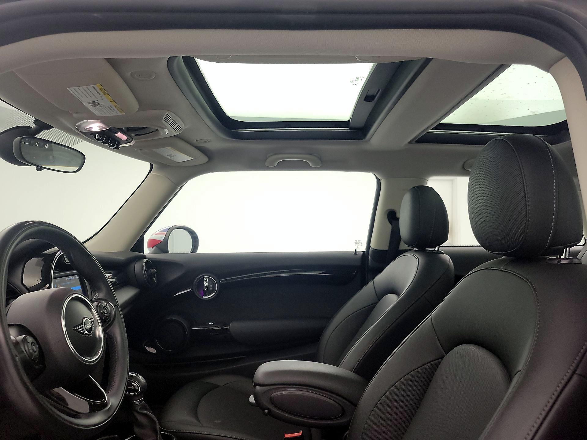 Thumbnail: 2019 MINI Cooper Hardtop - 19