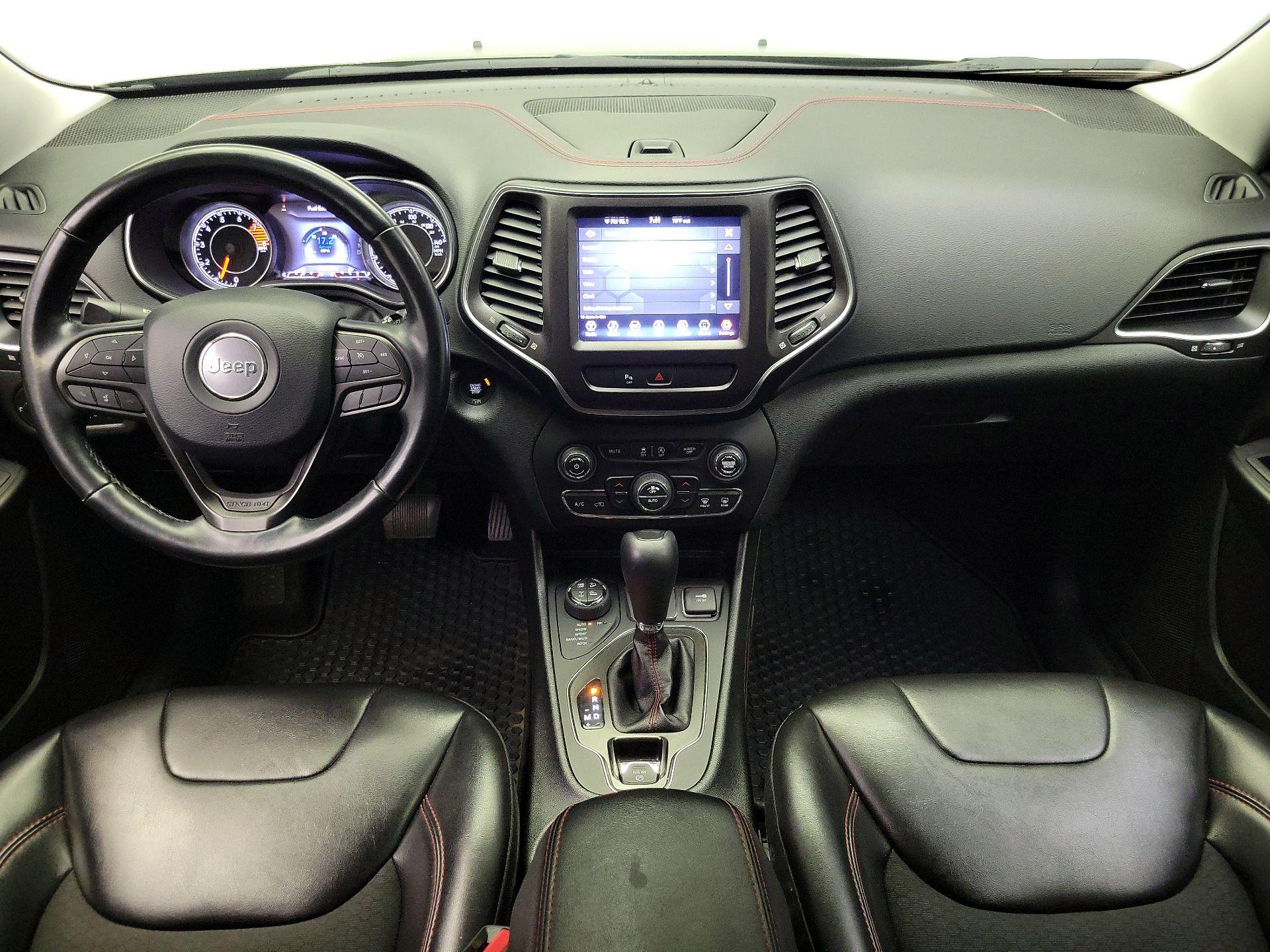 Thumbnail: 2020 Jeep Cherokee - 9