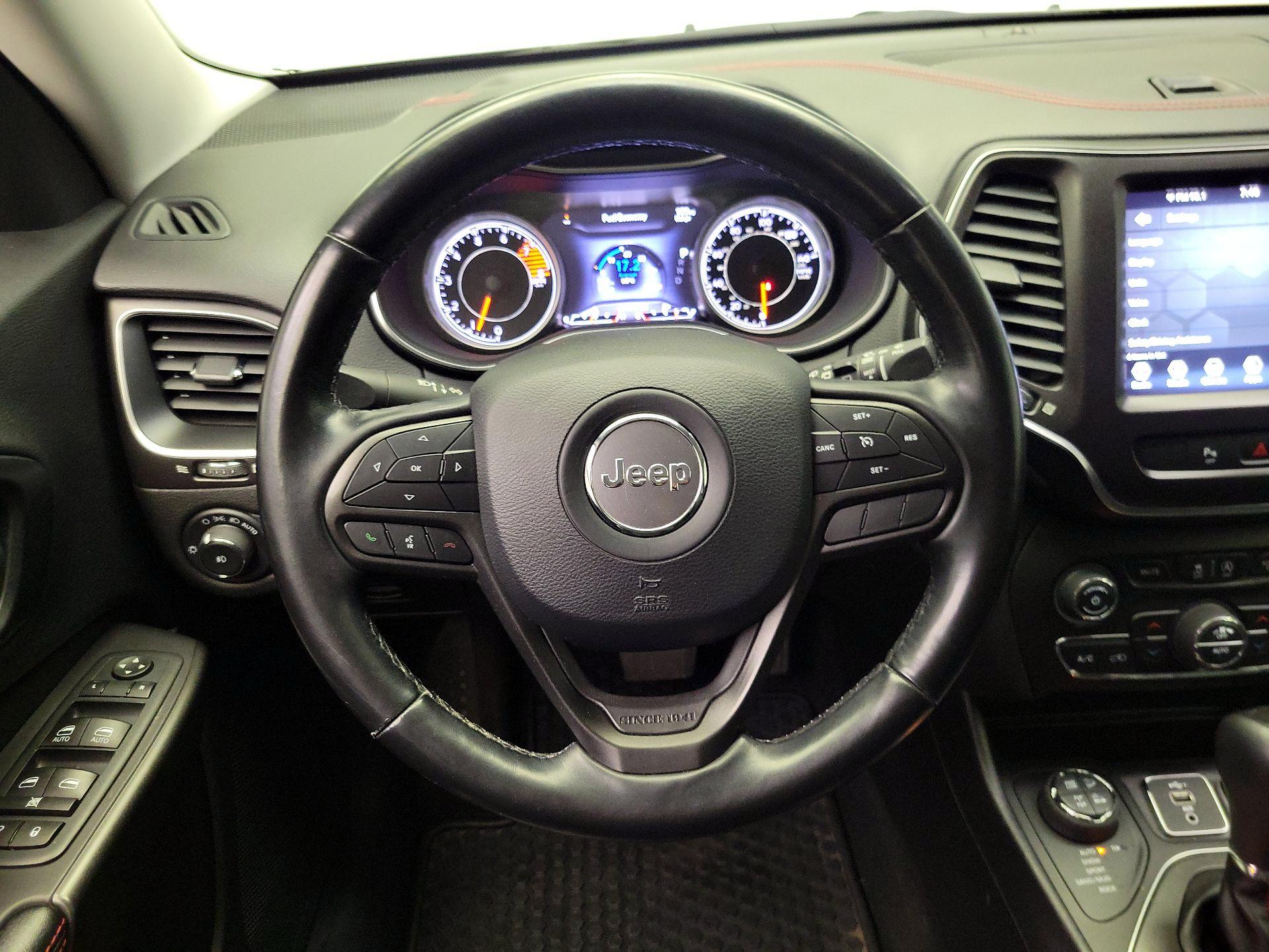 Thumbnail: 2020 Jeep Cherokee - 10