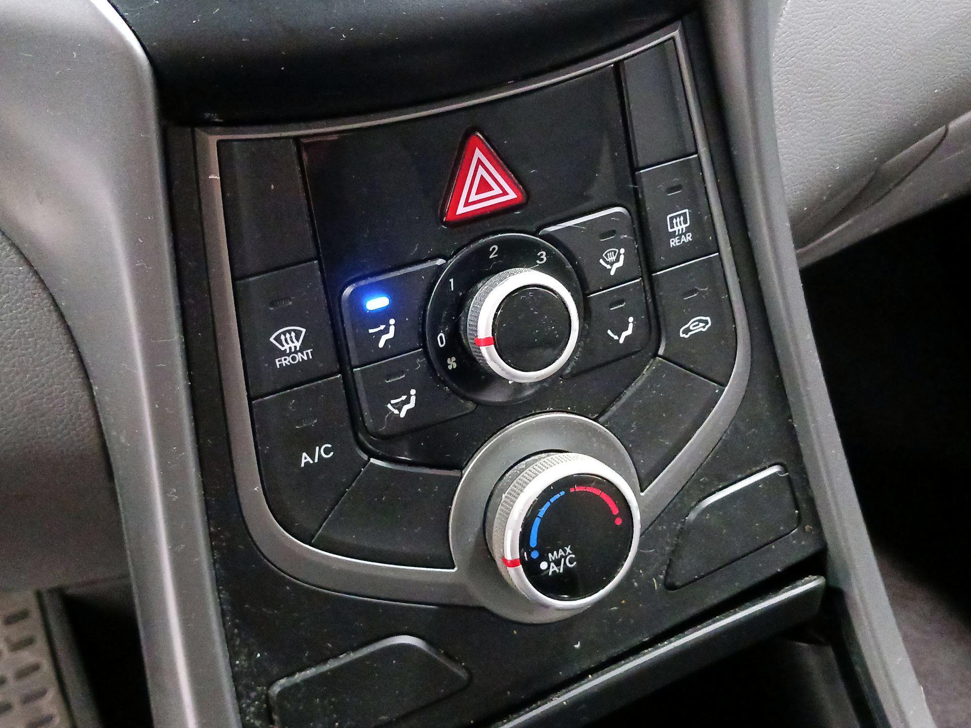 Thumbnail: 2014 Hyundai Elantra - 15