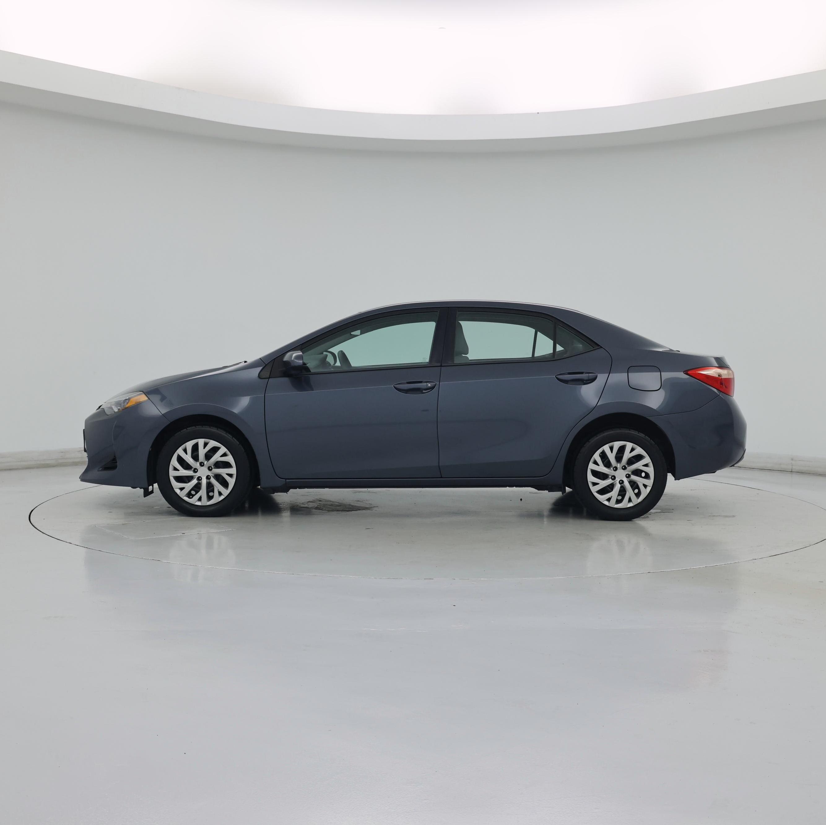 Thumbnail: 2017 Toyota Corolla - 3