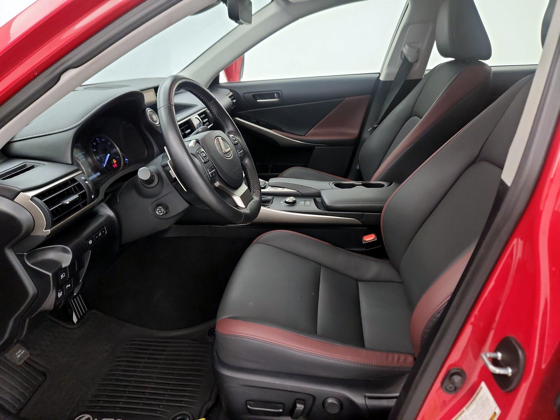 Thumbnail: 2019 Lexus IS - 11