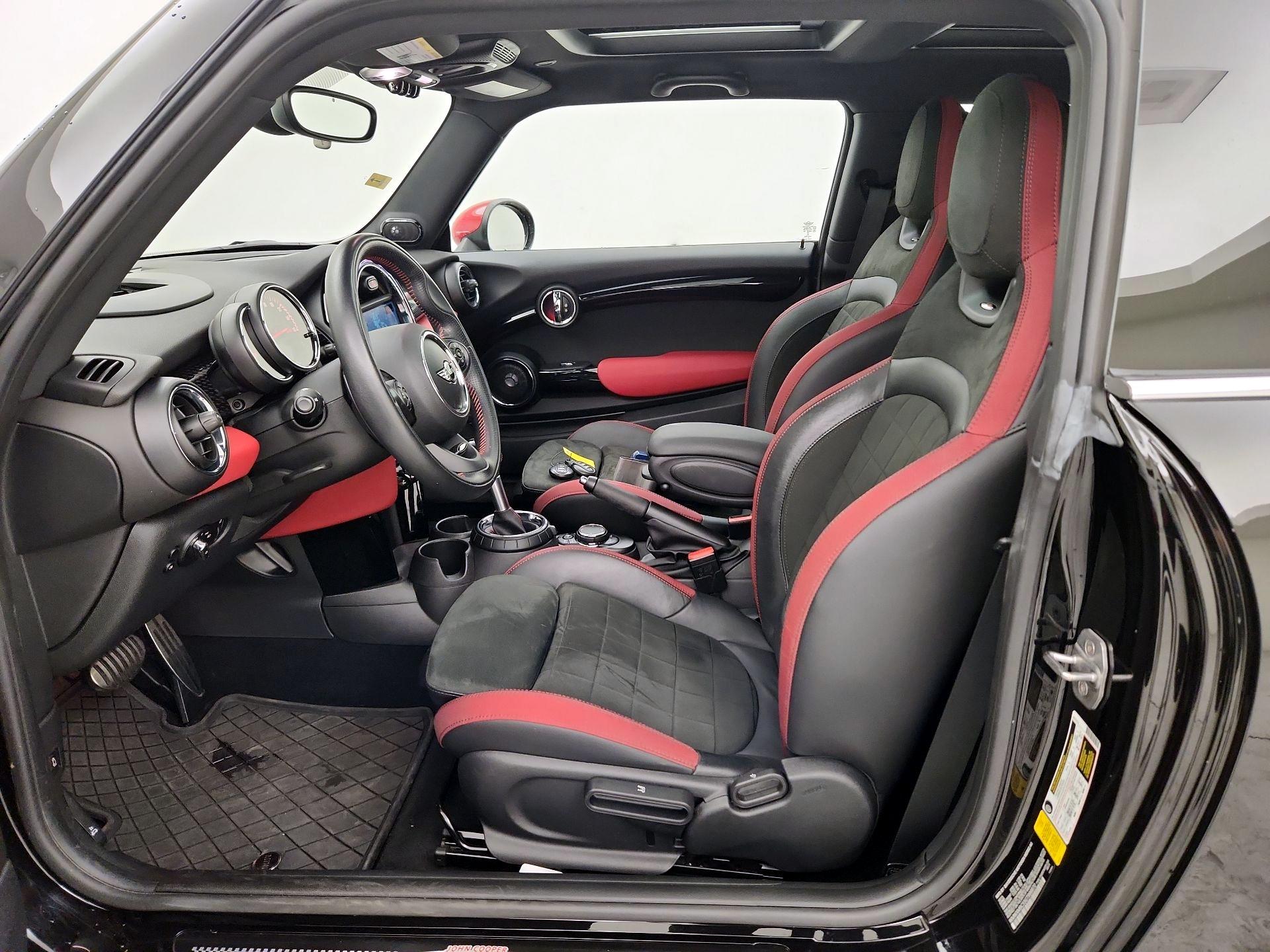 Thumbnail: 2016 MINI Cooper Hardtop - 11