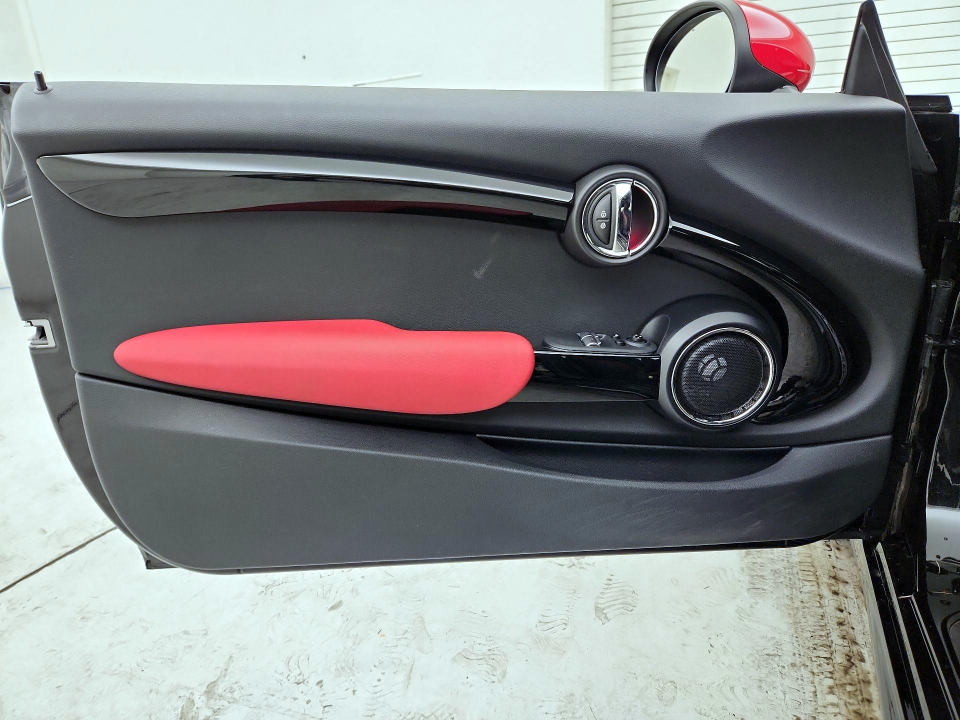 Thumbnail: 2016 MINI Cooper Hardtop - 12
