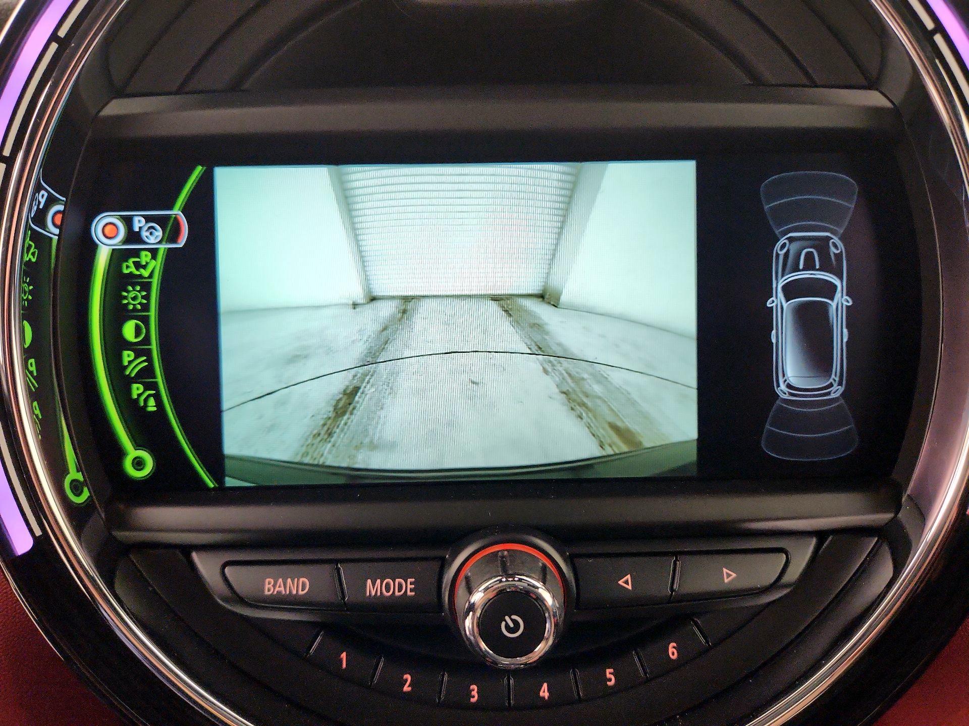Thumbnail: 2016 MINI Cooper Hardtop - 15
