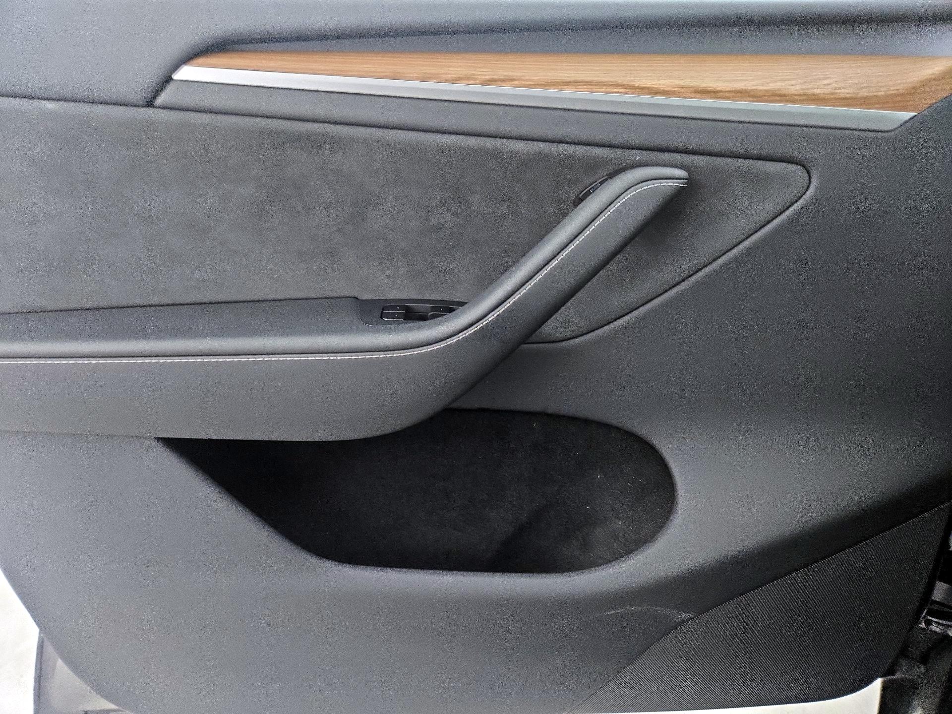 Thumbnail: 2025 Tesla Model Y - 12