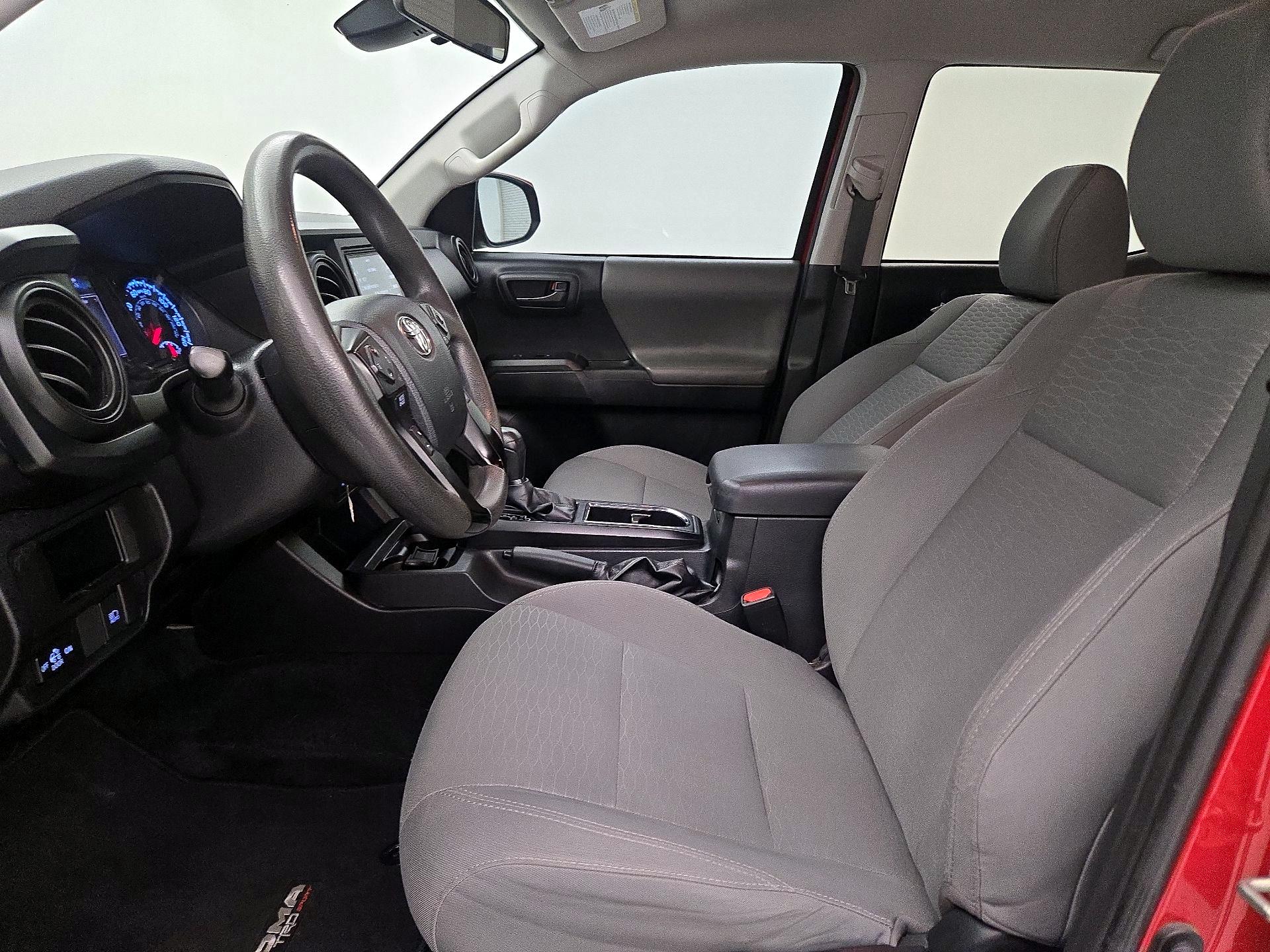 Thumbnail: 2019 Toyota Tacoma - 11