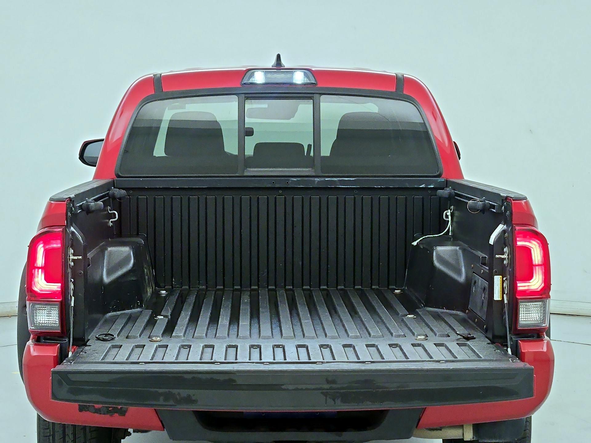 Thumbnail: 2019 Toyota Tacoma - 20