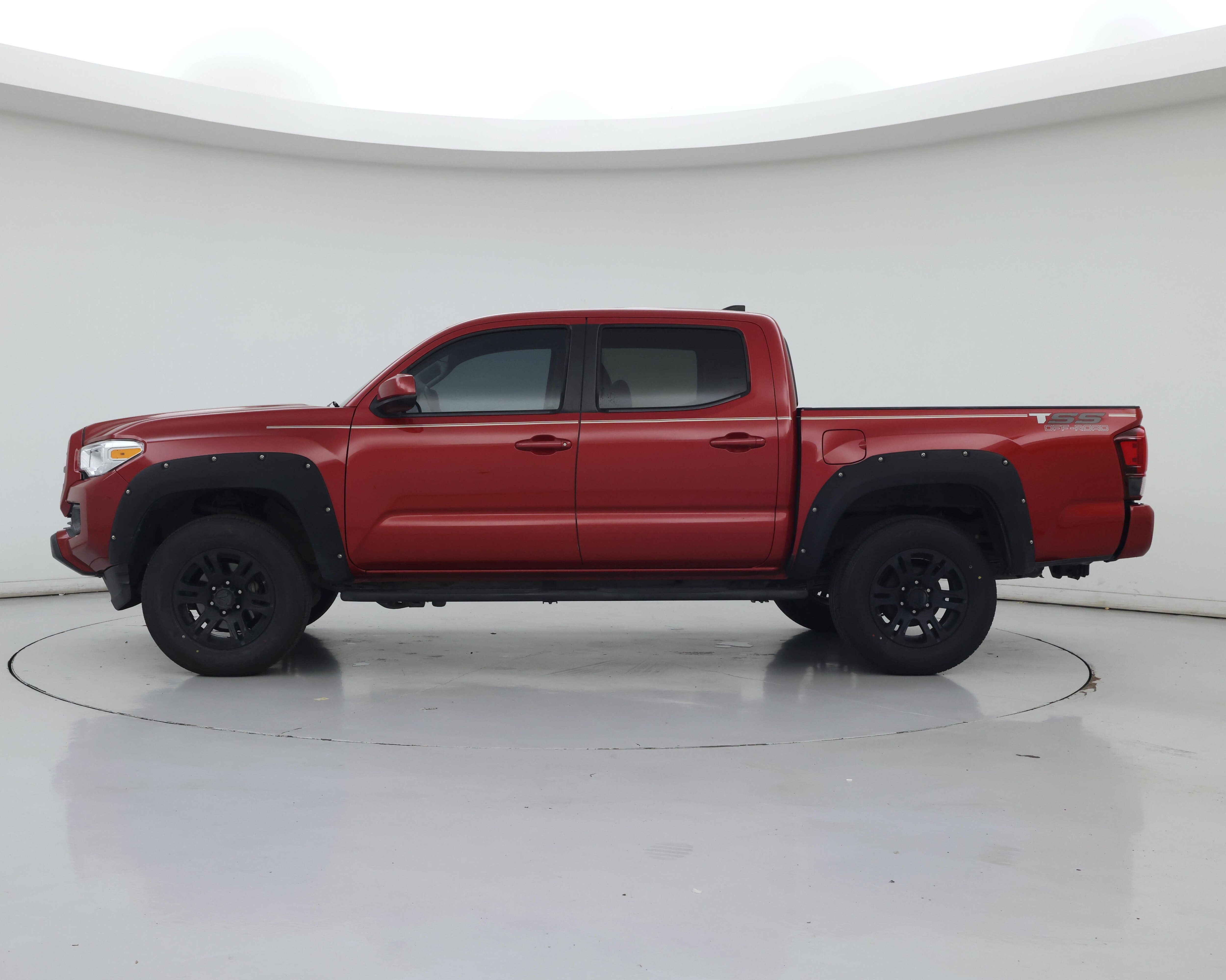 Thumbnail: 2019 Toyota Tacoma - 3