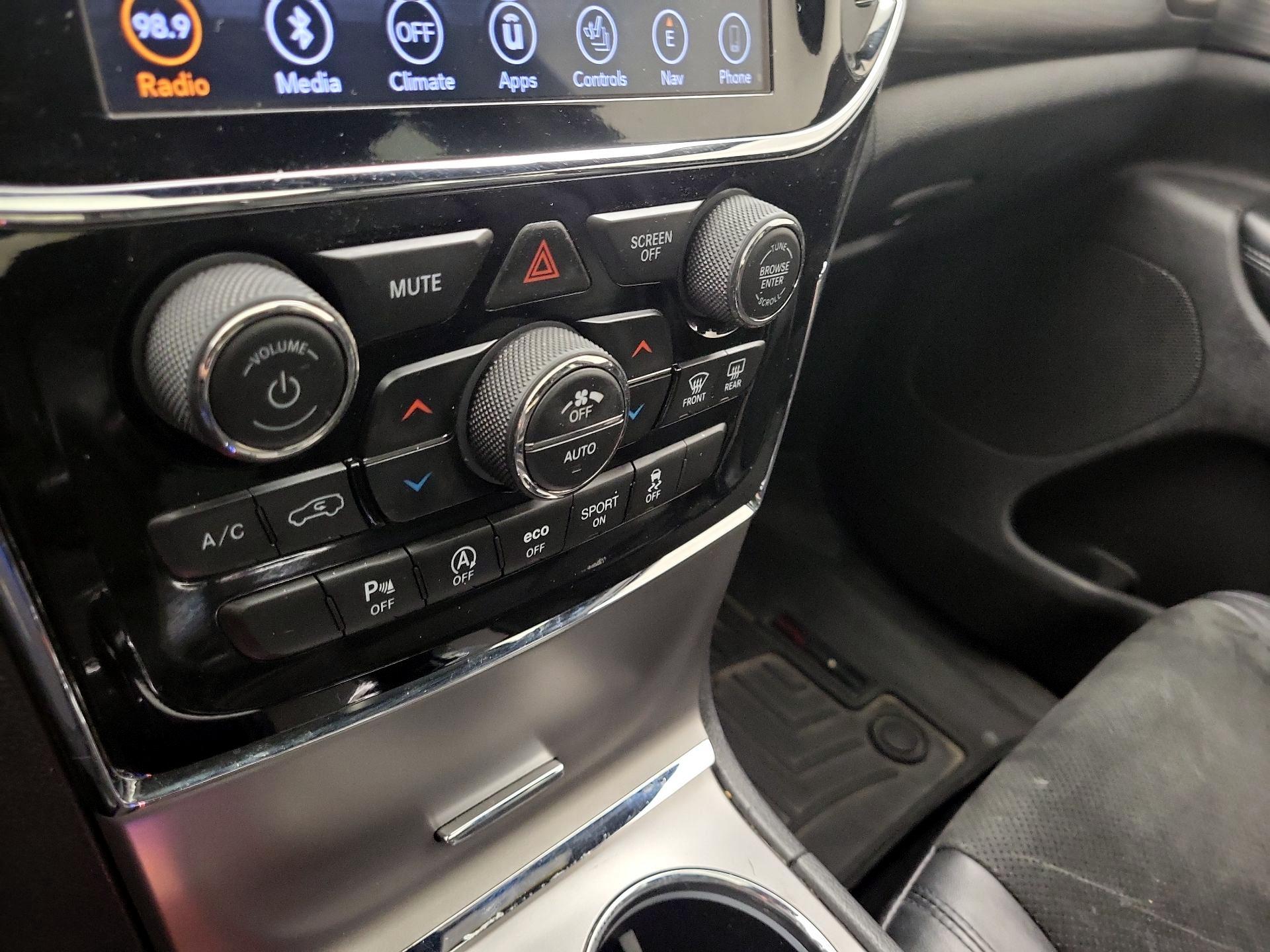 Thumbnail: 2019 Jeep Grand Cherokee - 17