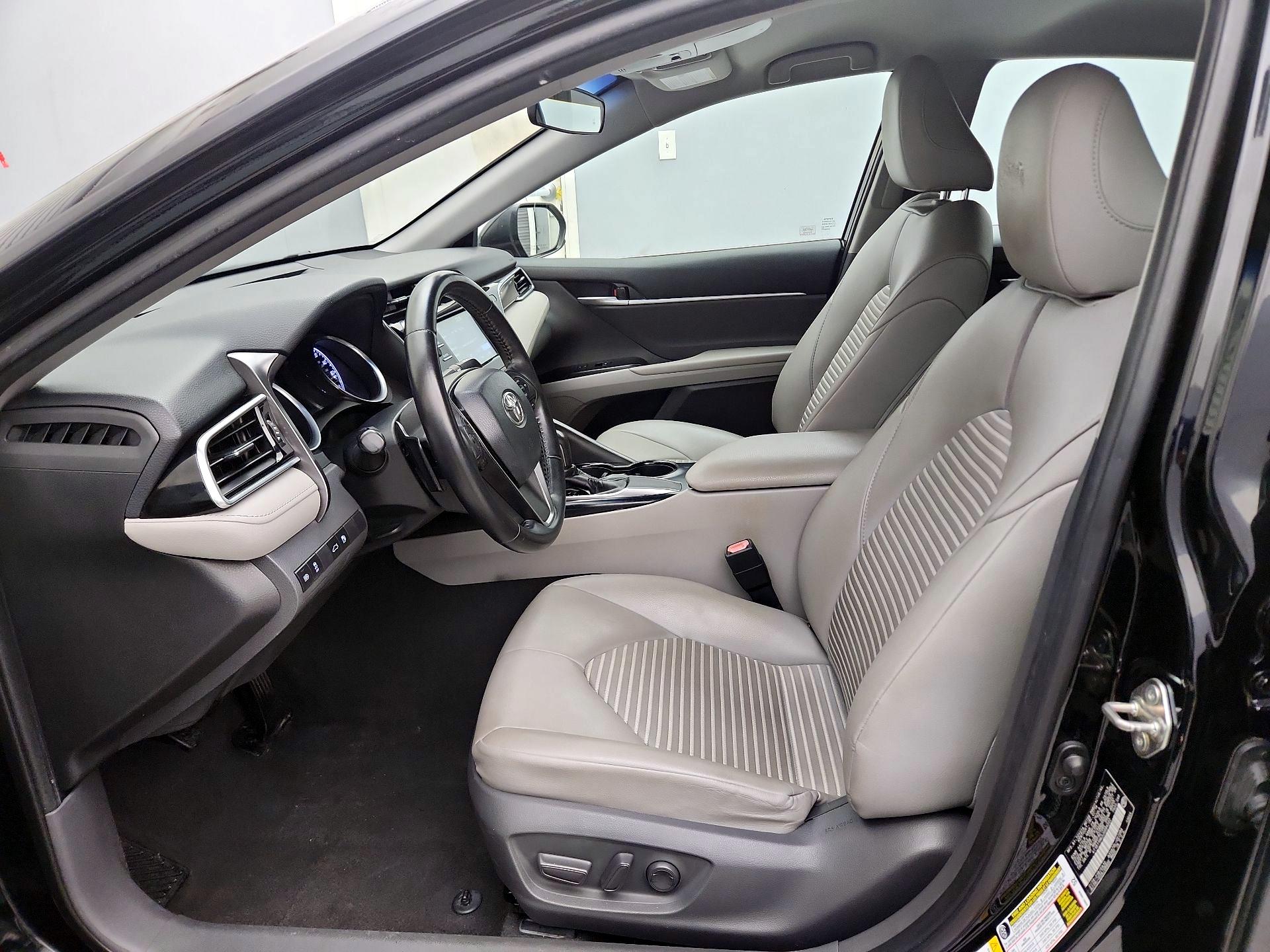 Thumbnail: 2018 Toyota Camry - 11