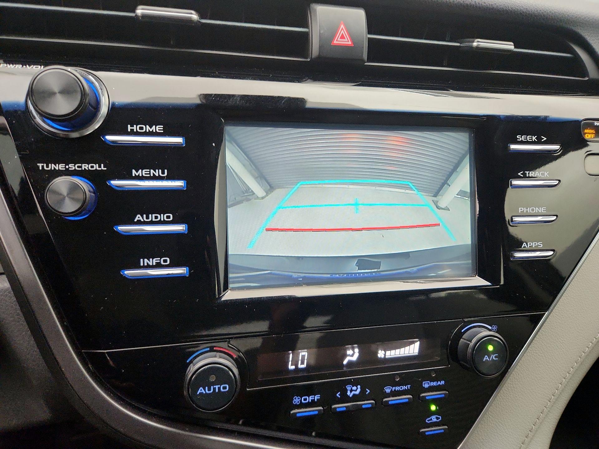 Thumbnail: 2018 Toyota Camry - 14