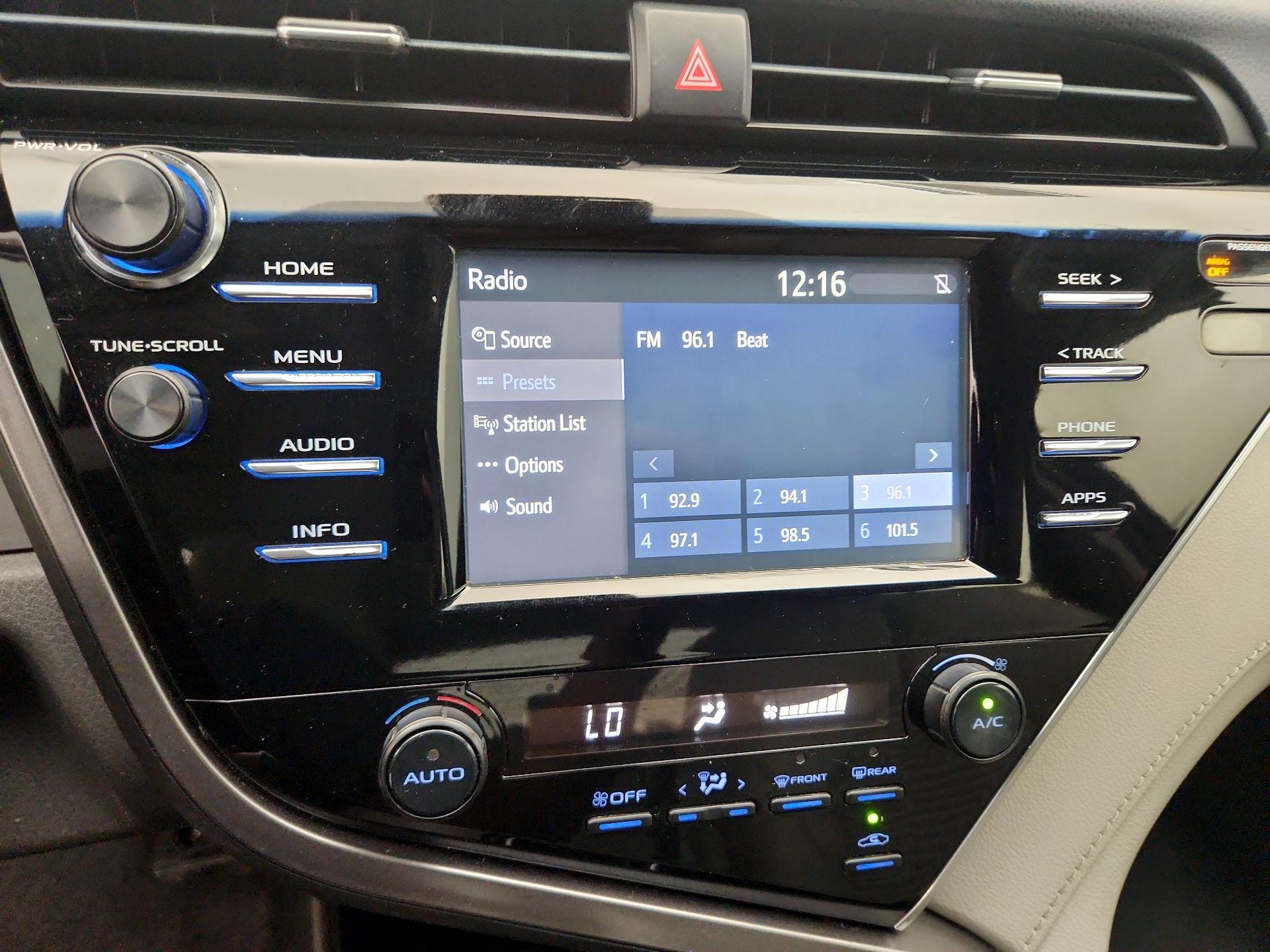 Thumbnail: 2018 Toyota Camry - 15