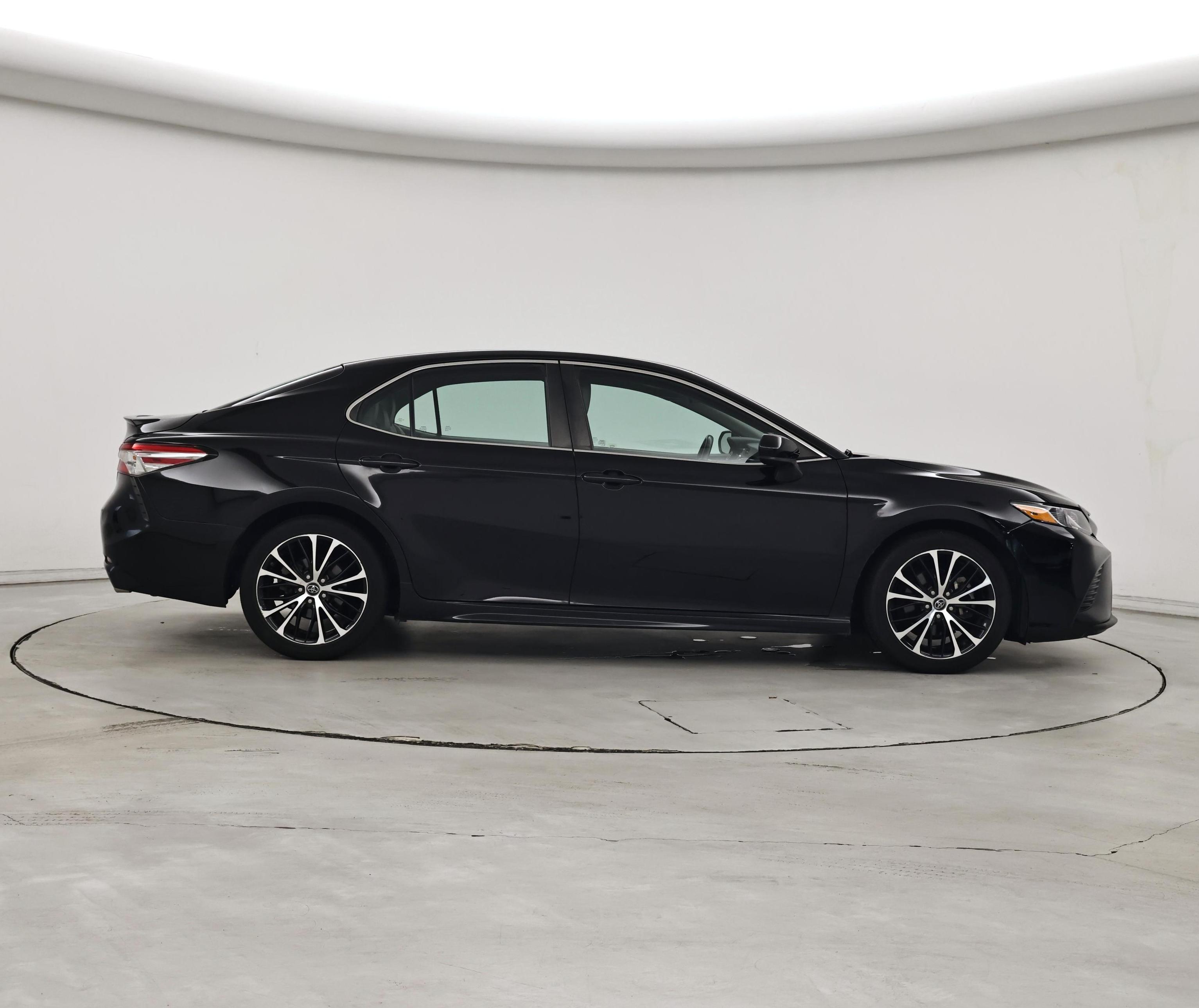 Thumbnail: 2018 Toyota Camry - 7