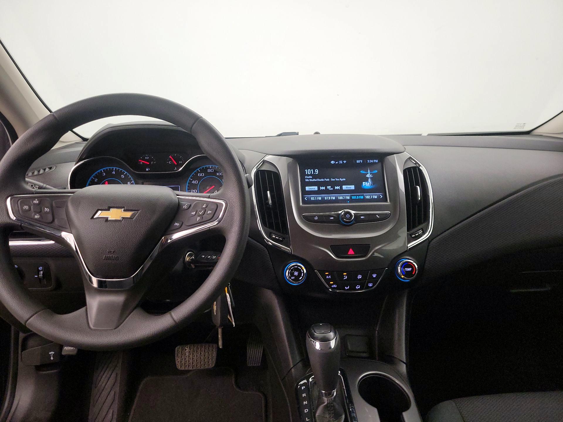 Thumbnail: 2018 Chevrolet Cruze - 9