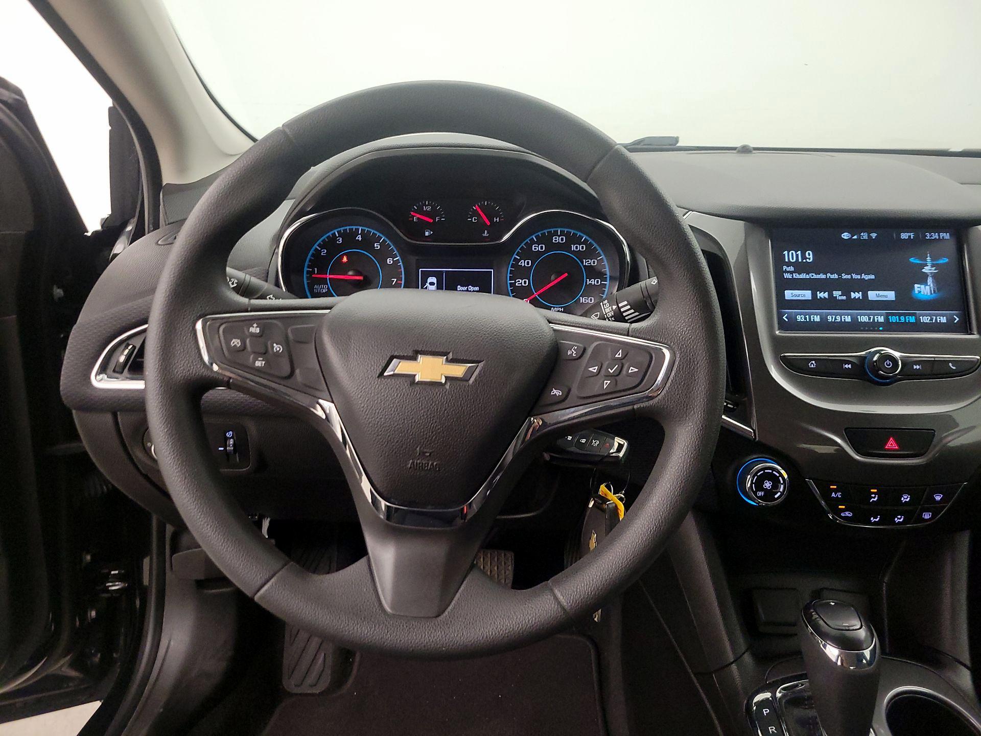 Thumbnail: 2018 Chevrolet Cruze - 10