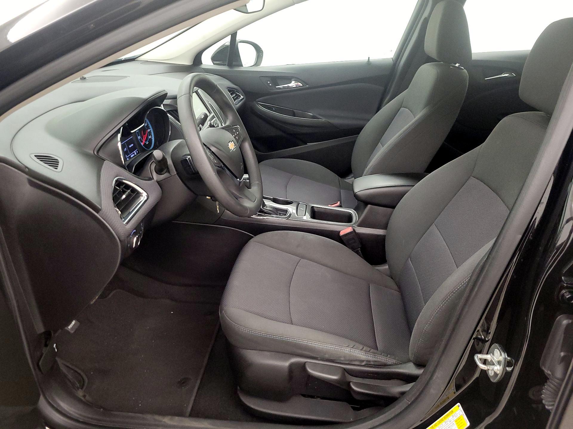 Thumbnail: 2018 Chevrolet Cruze - 11
