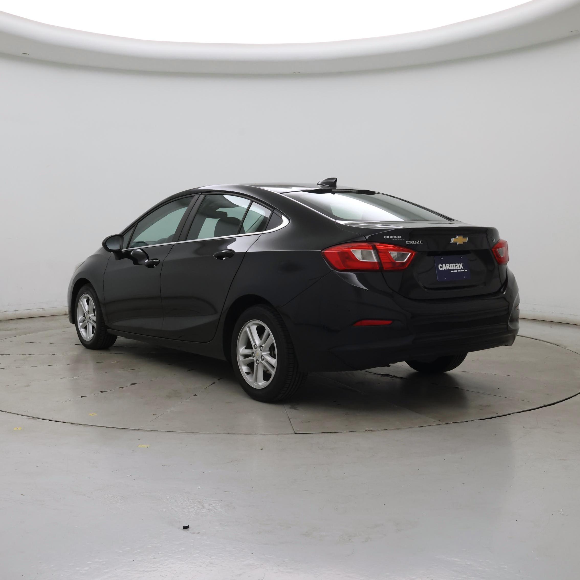 Thumbnail: 2018 Chevrolet Cruze - 2