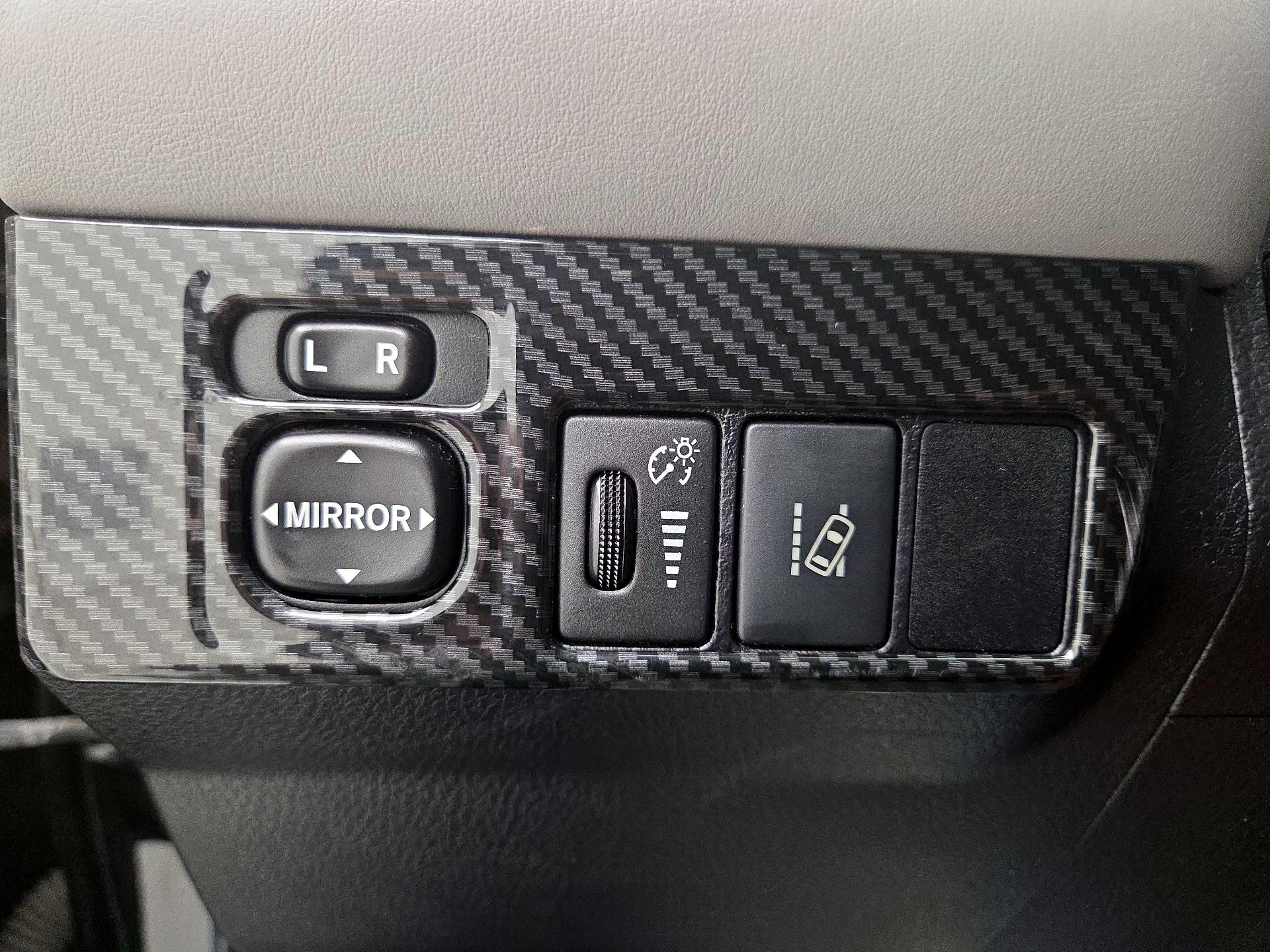Thumbnail: 2018 Toyota RAV4 - 13