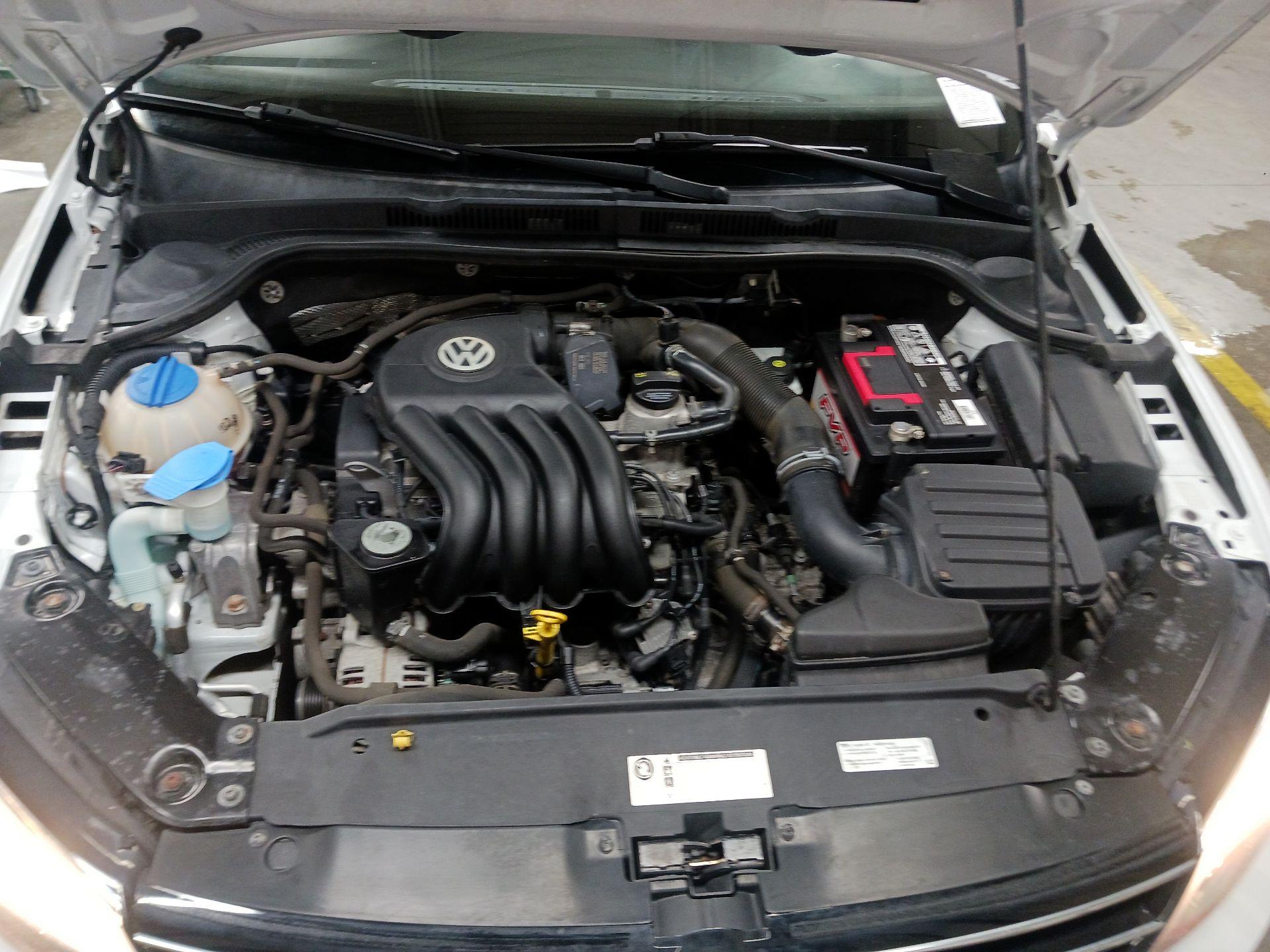 Thumbnail: 2015 Volkswagen Jetta - 17