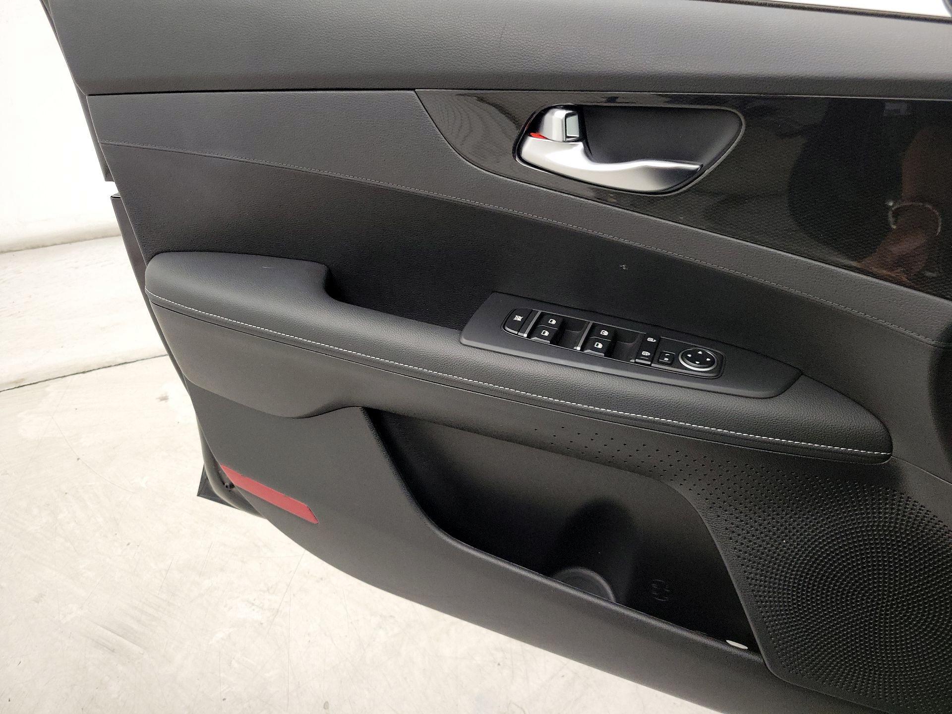 Thumbnail: 2023 Kia Forte - 12