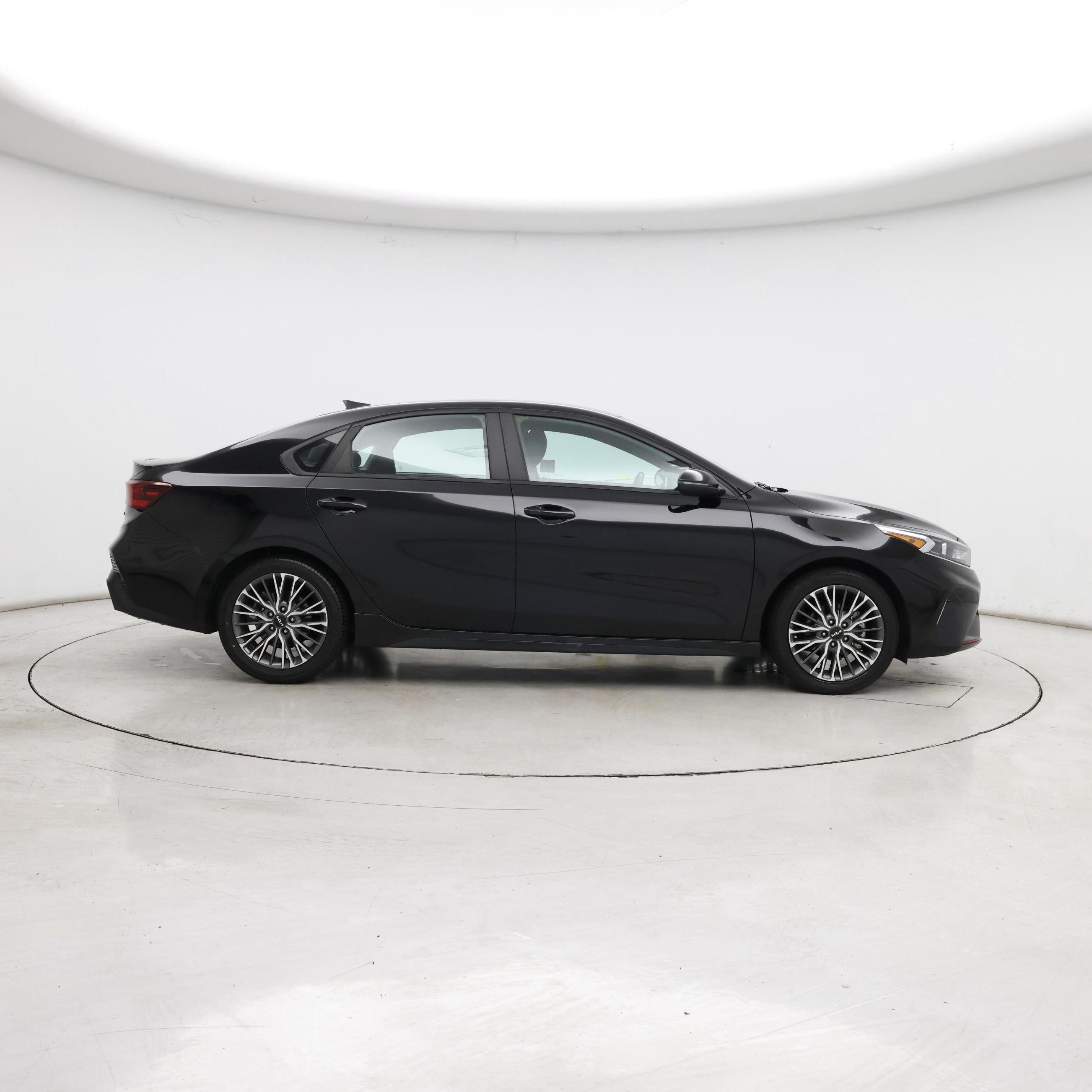 Thumbnail: 2023 Kia Forte - 7