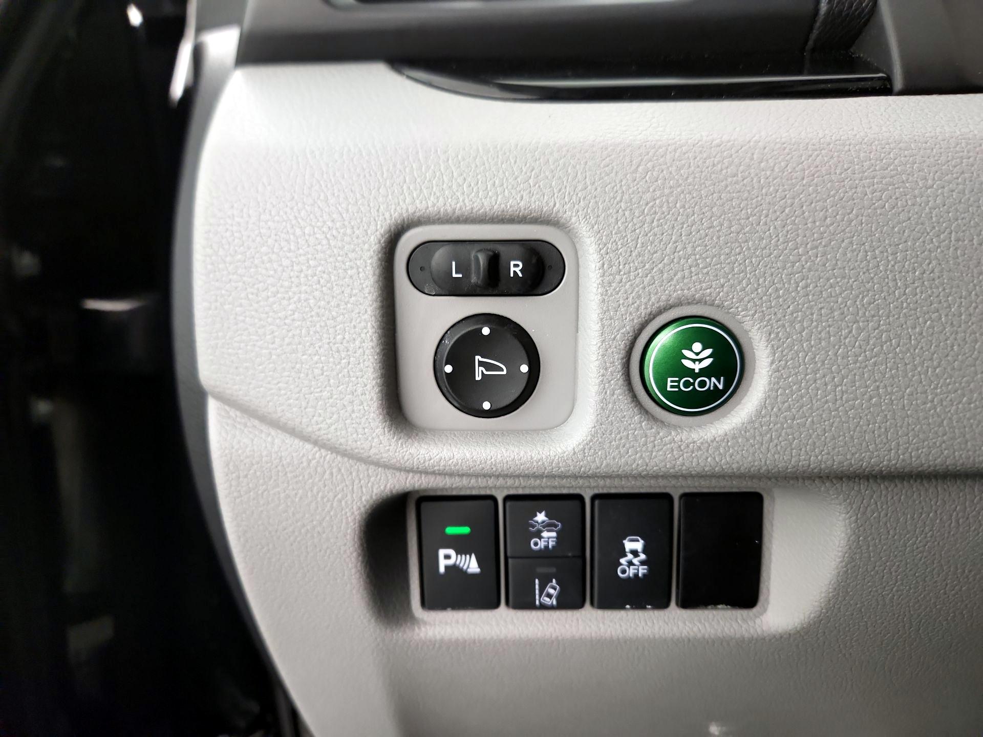 Thumbnail: 2019 Honda Pilot - 13