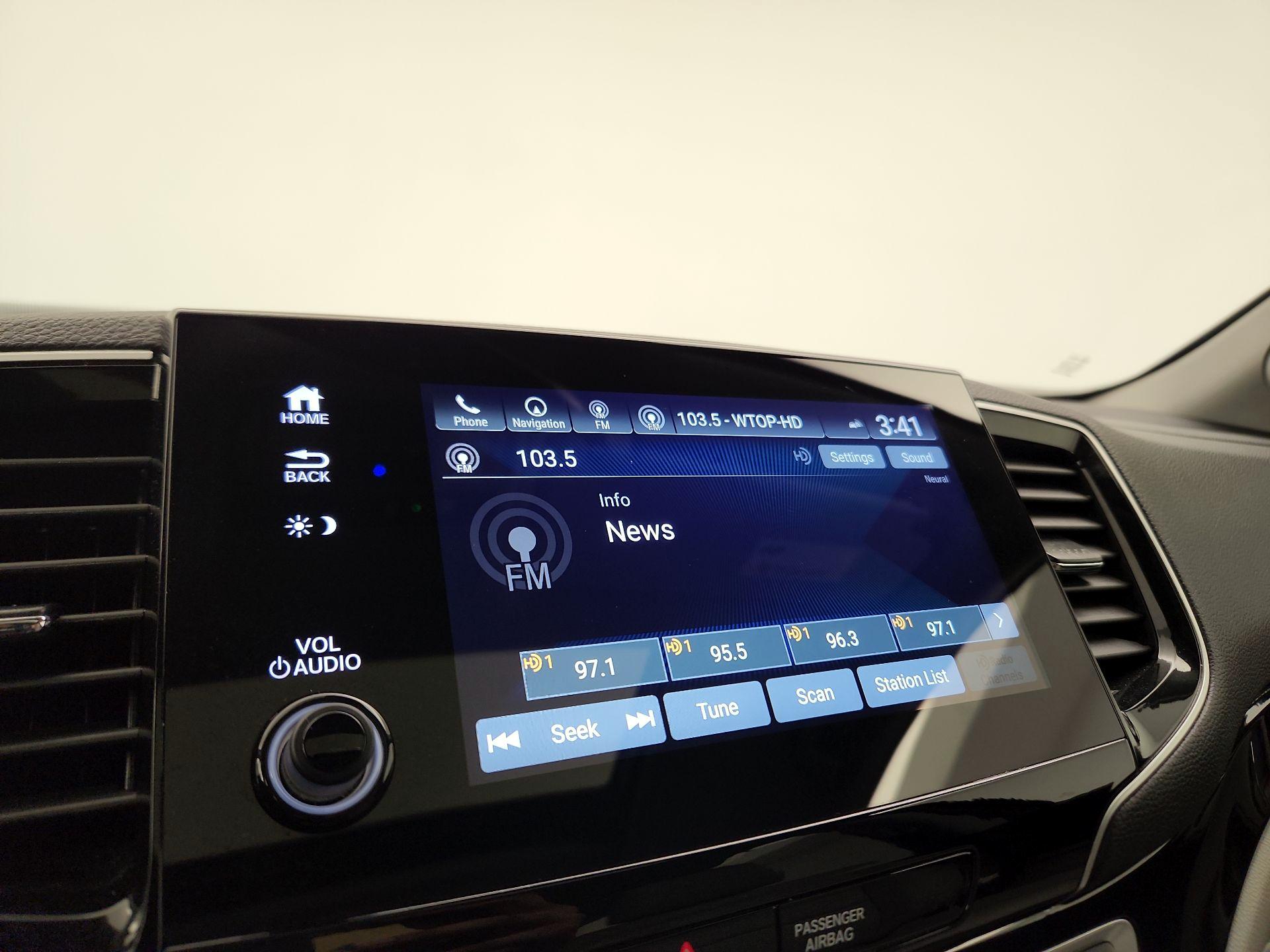 Thumbnail: 2019 Honda Pilot - 15