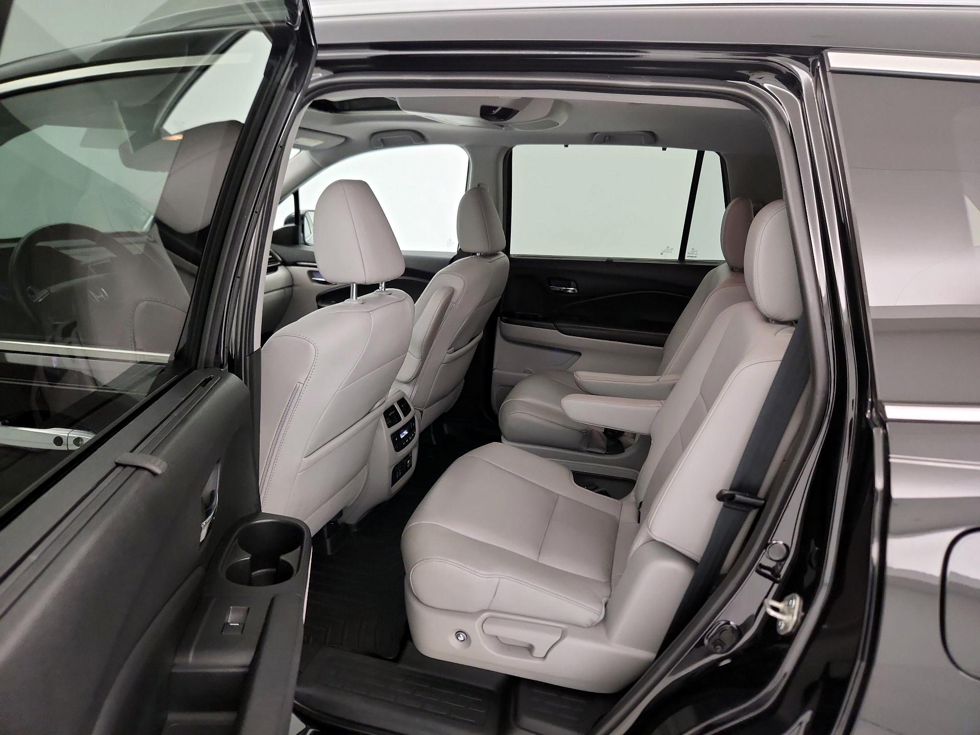 Thumbnail: 2019 Honda Pilot - 20