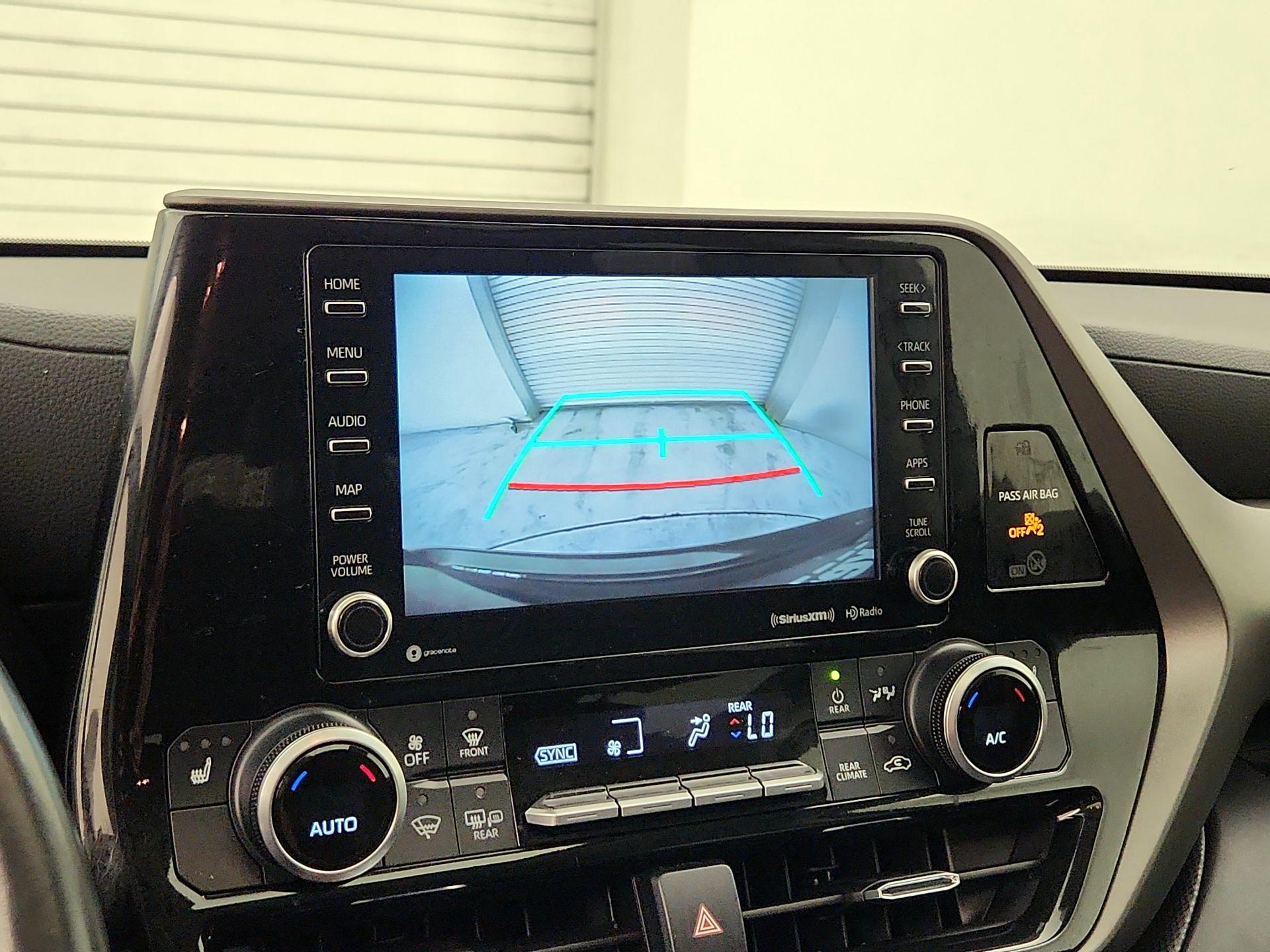 Thumbnail: 2021 Toyota Highlander - 14