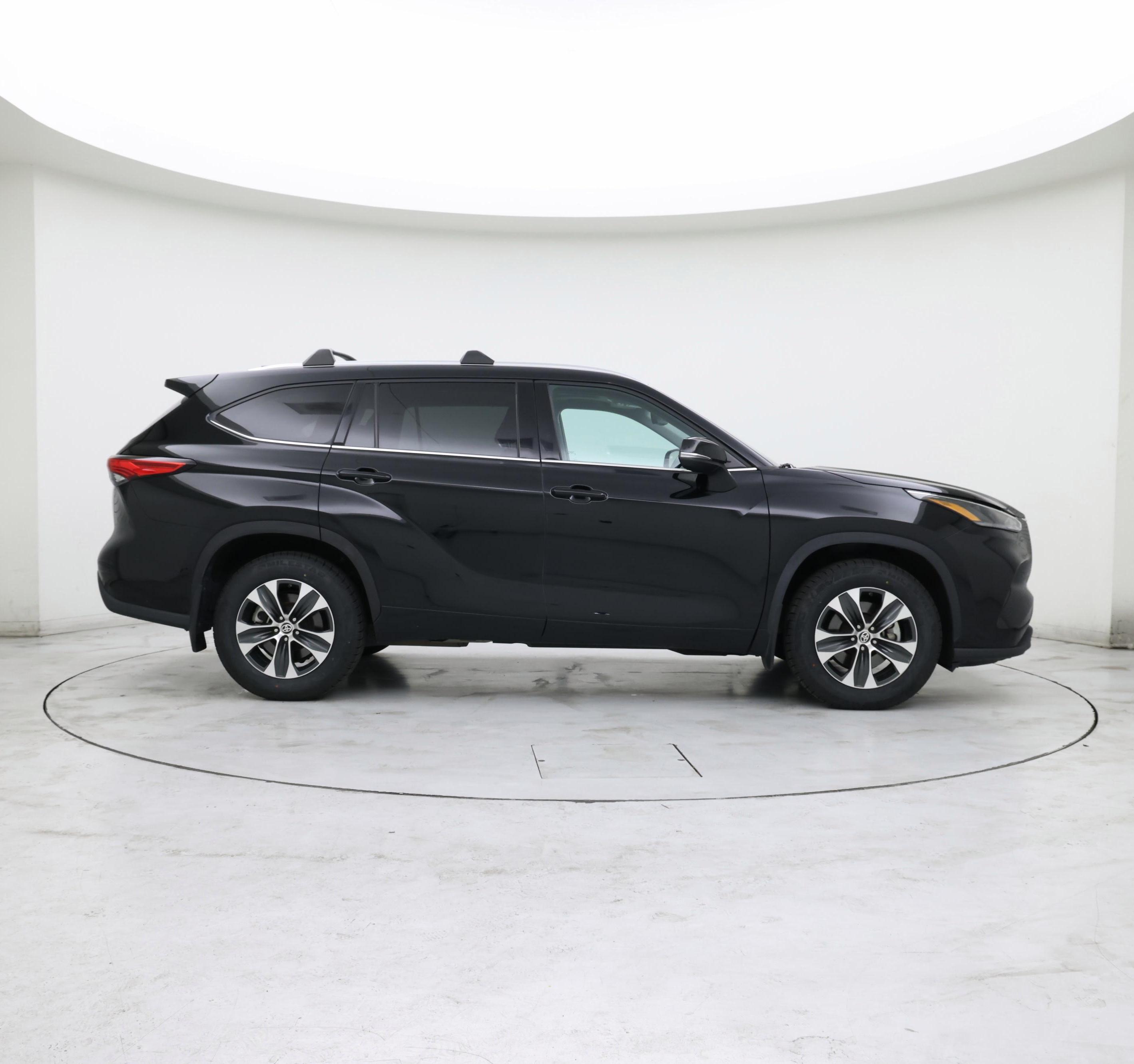 Thumbnail: 2021 Toyota Highlander - 7