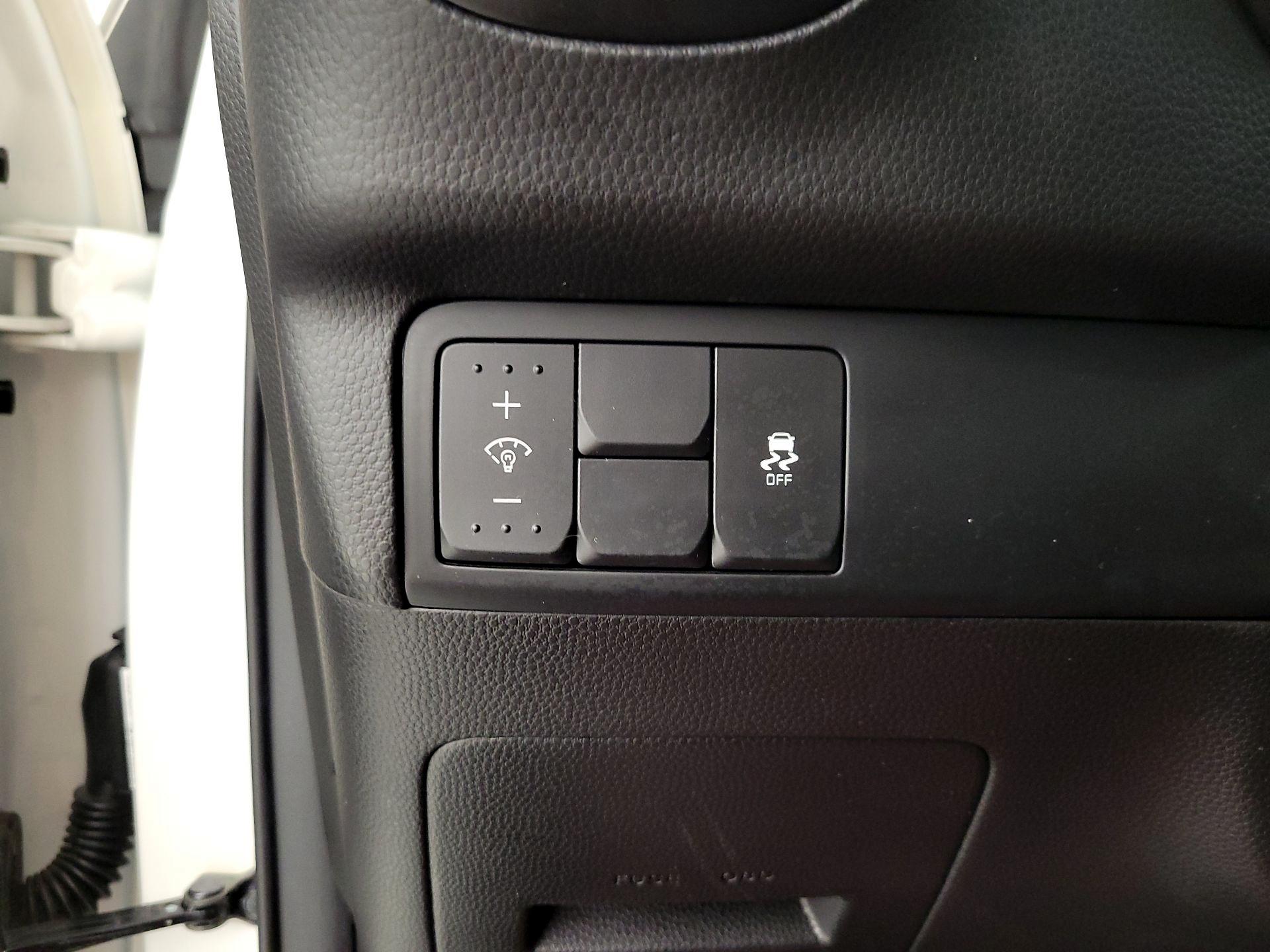 Thumbnail: 2018 Kia Soul - 13