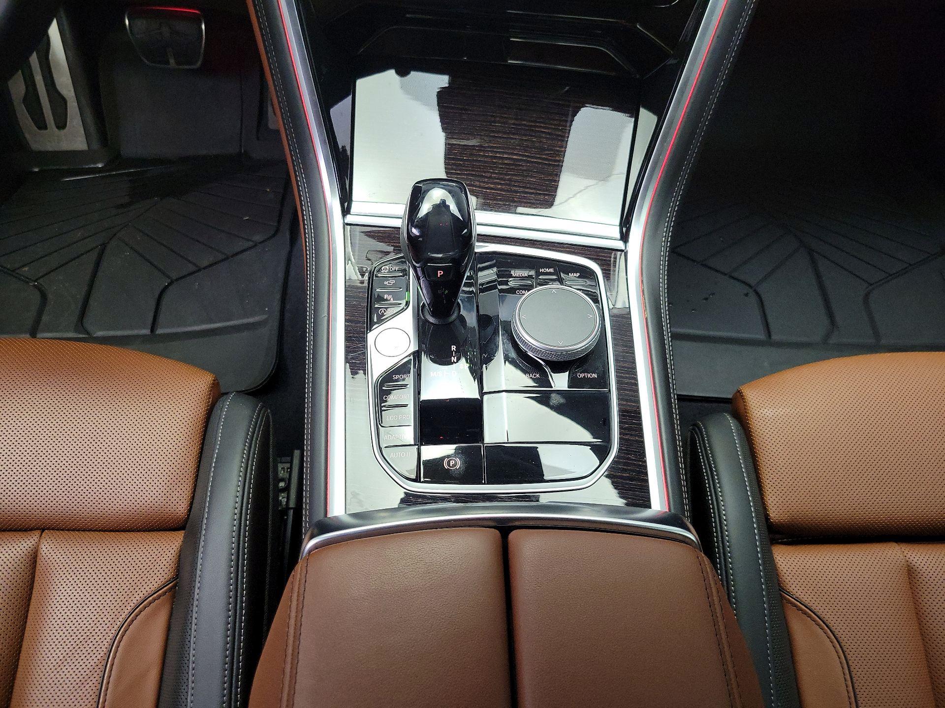 Thumbnail: 2021 BMW 8 Series - 18
