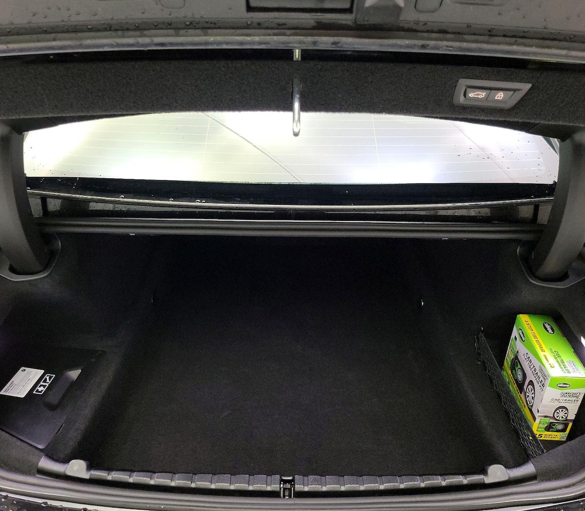 Trunk/Cargo (Seats Up)