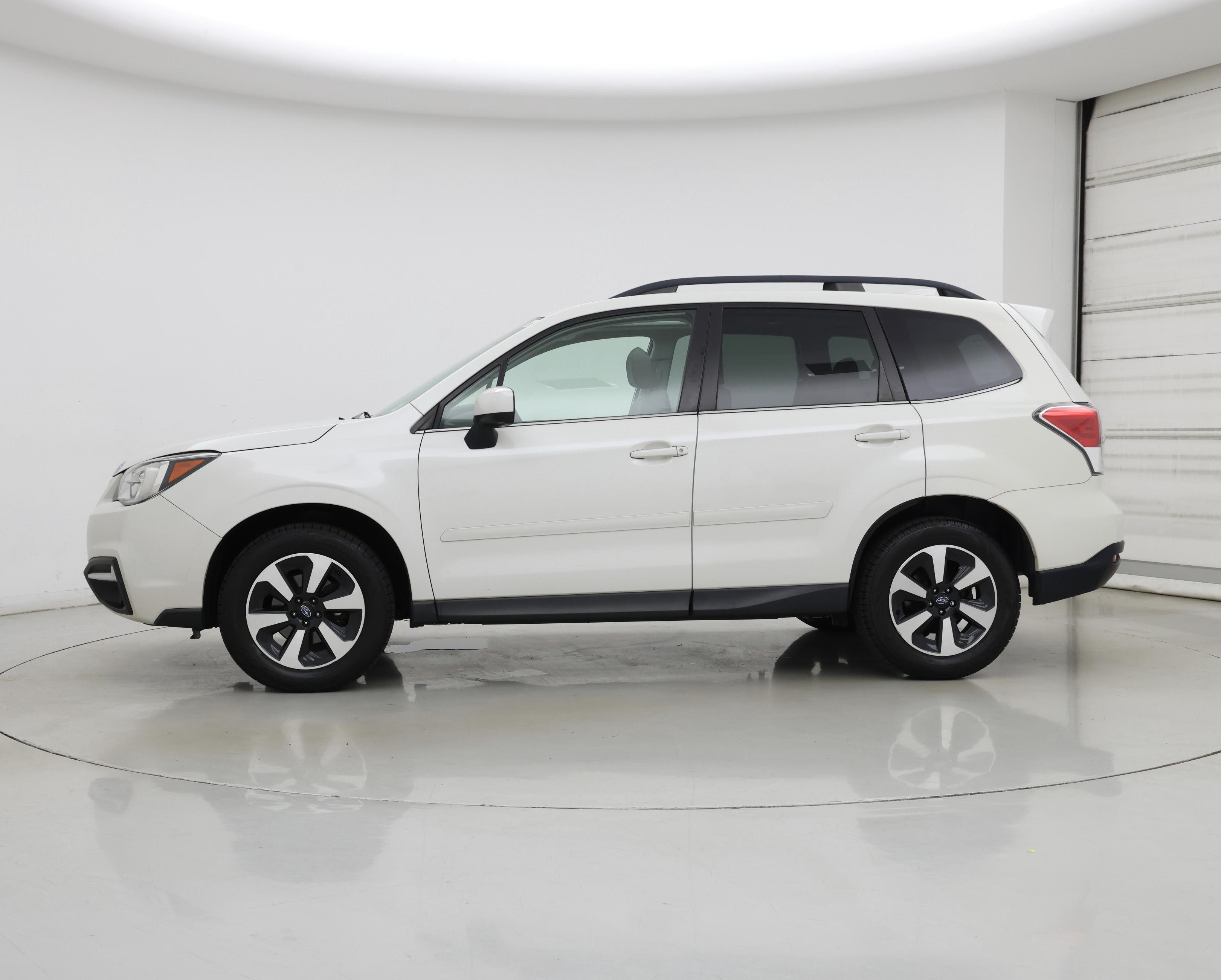 Thumbnail: 2018 Subaru Forester - 3