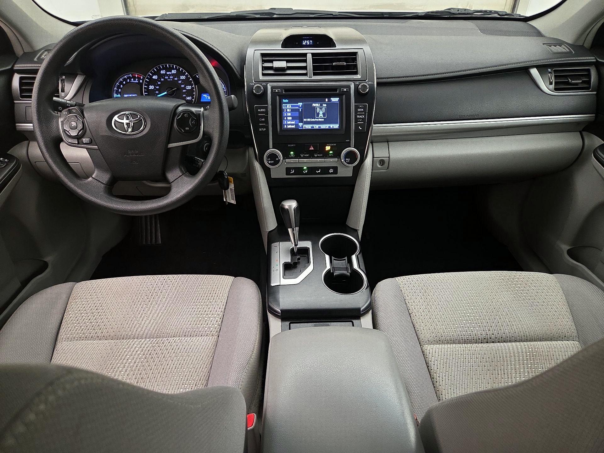 Thumbnail: 2014 Toyota Camry - 9