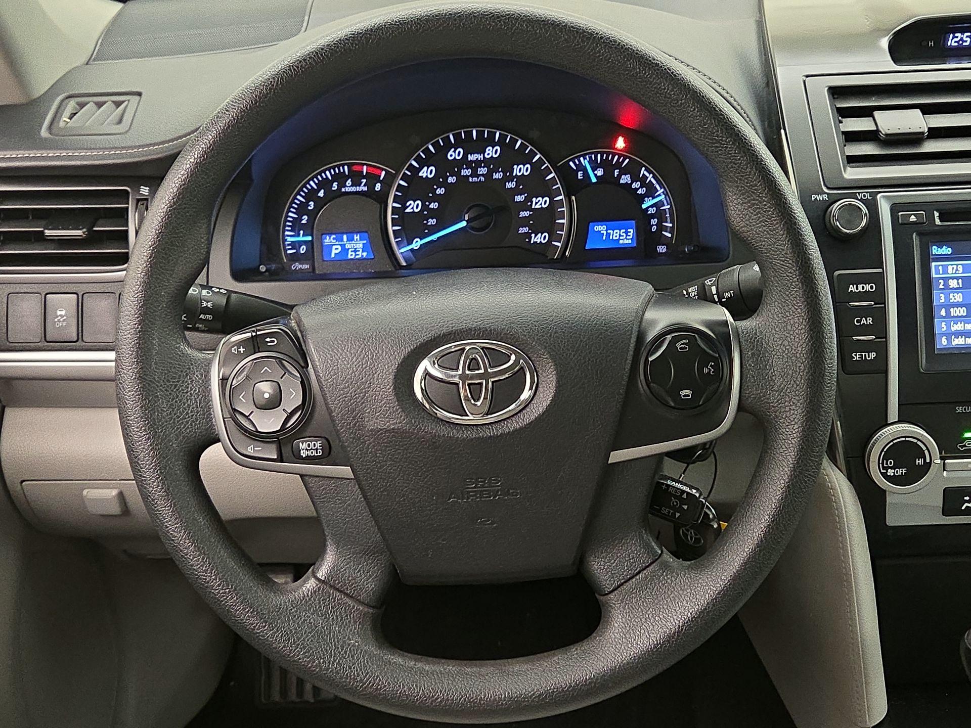 Thumbnail: 2014 Toyota Camry - 10