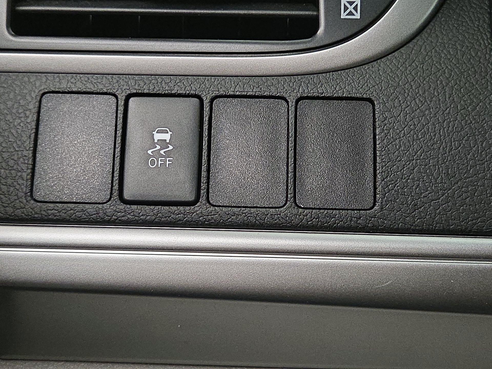 Thumbnail: 2014 Toyota Camry - 13