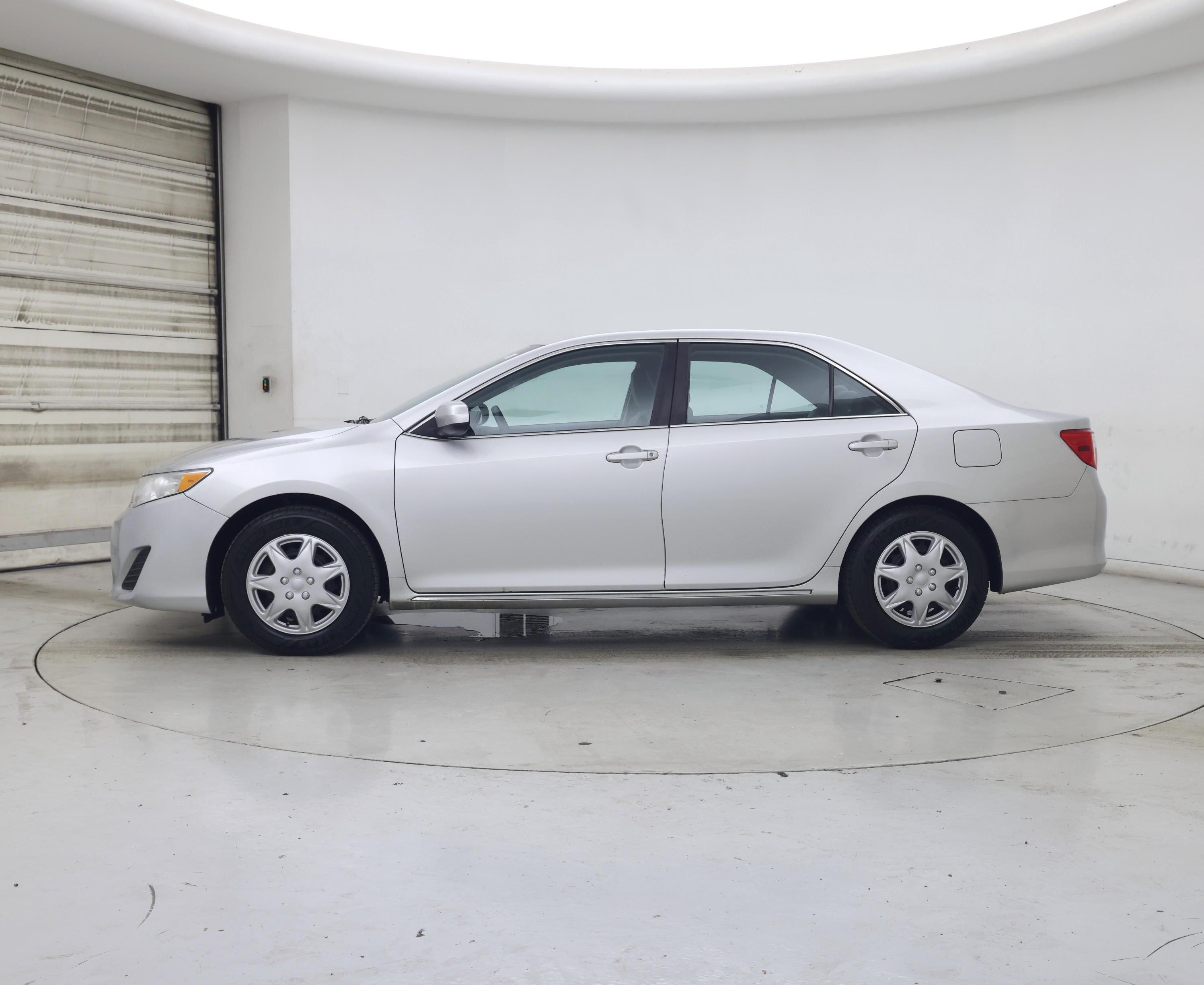 Thumbnail: 2014 Toyota Camry - 3