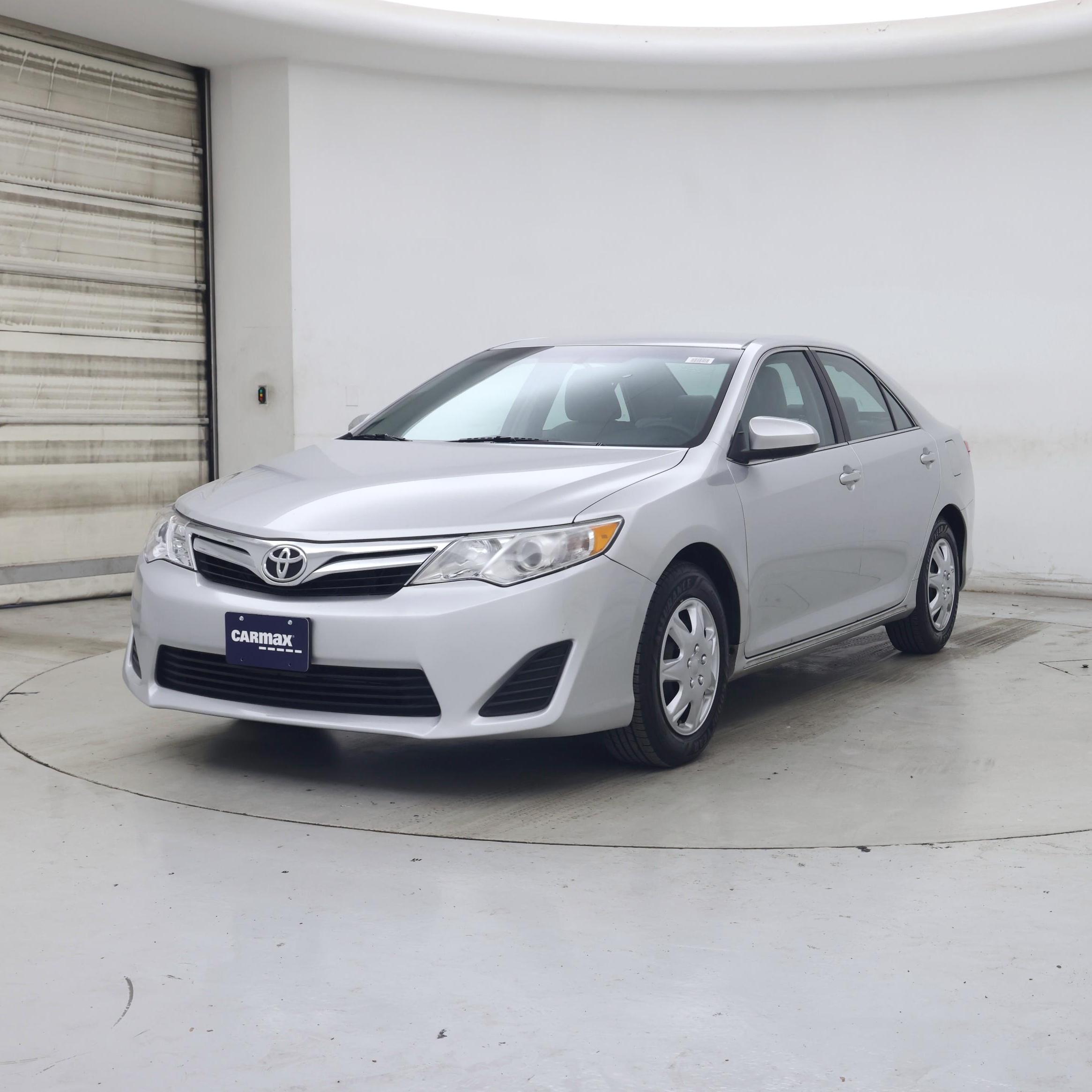 Thumbnail: 2014 Toyota Camry - 4