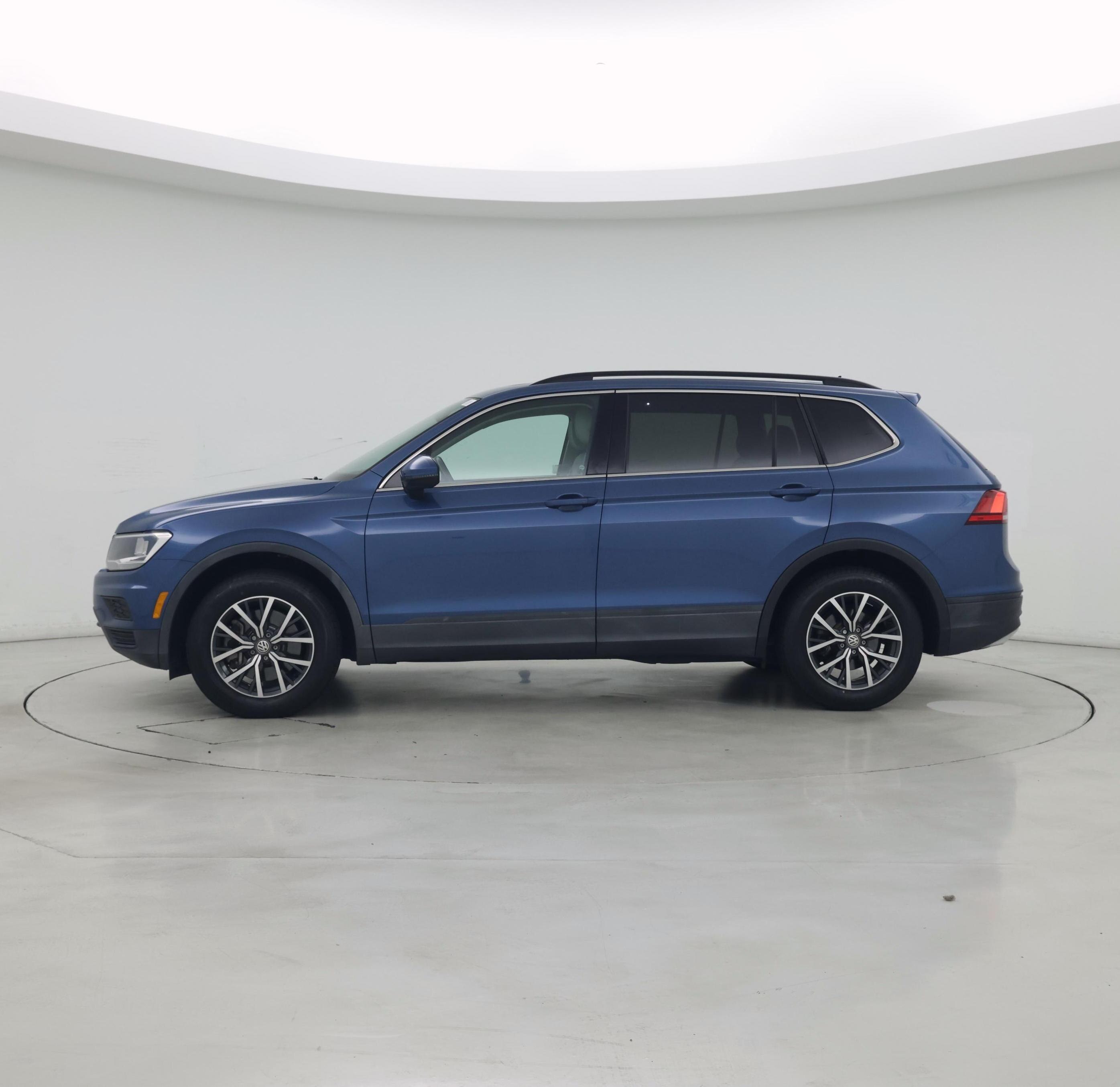 Thumbnail: 2019 Volkswagen Tiguan - 3