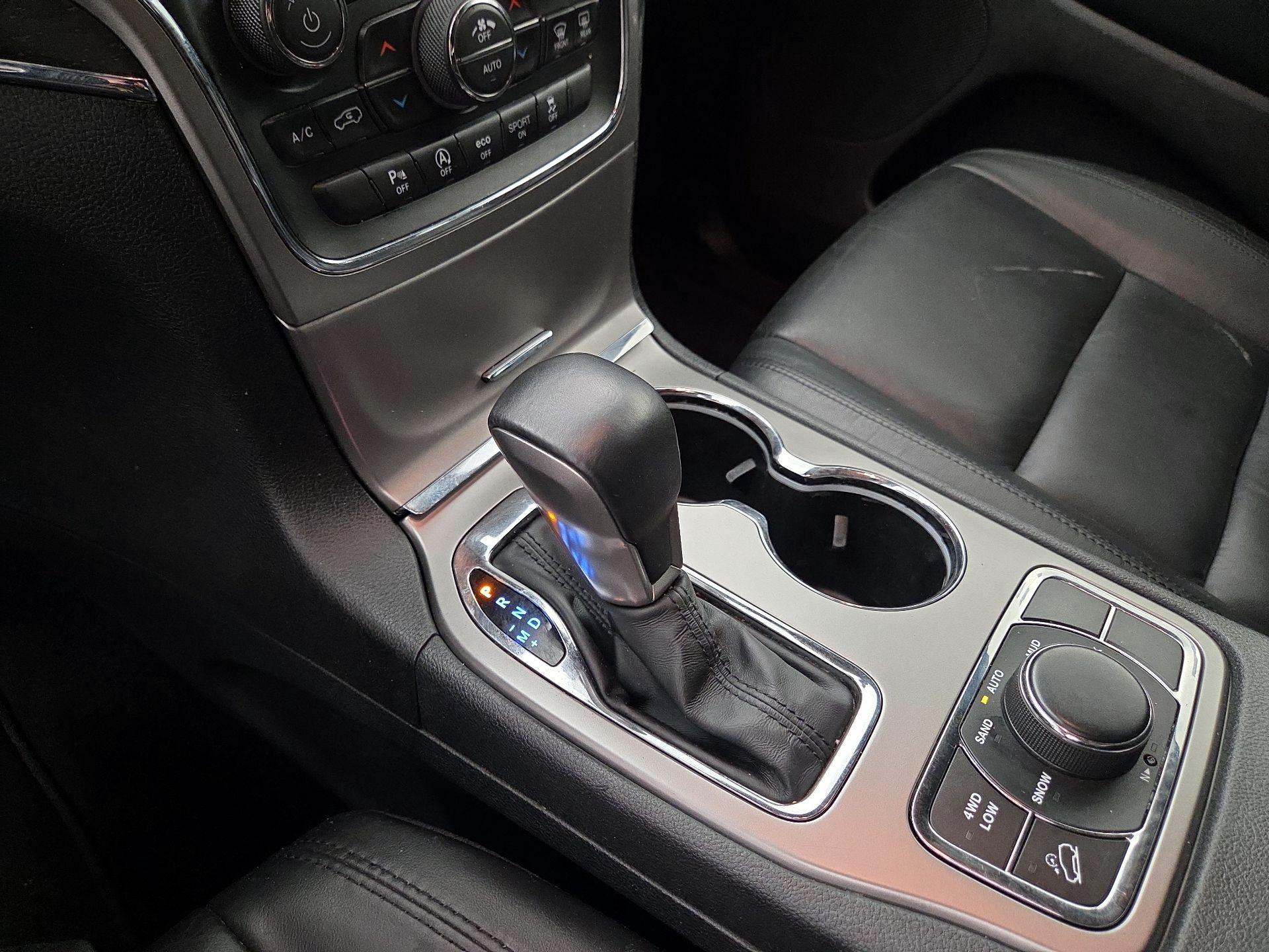 Thumbnail: 2018 Jeep Grand Cherokee - 17
