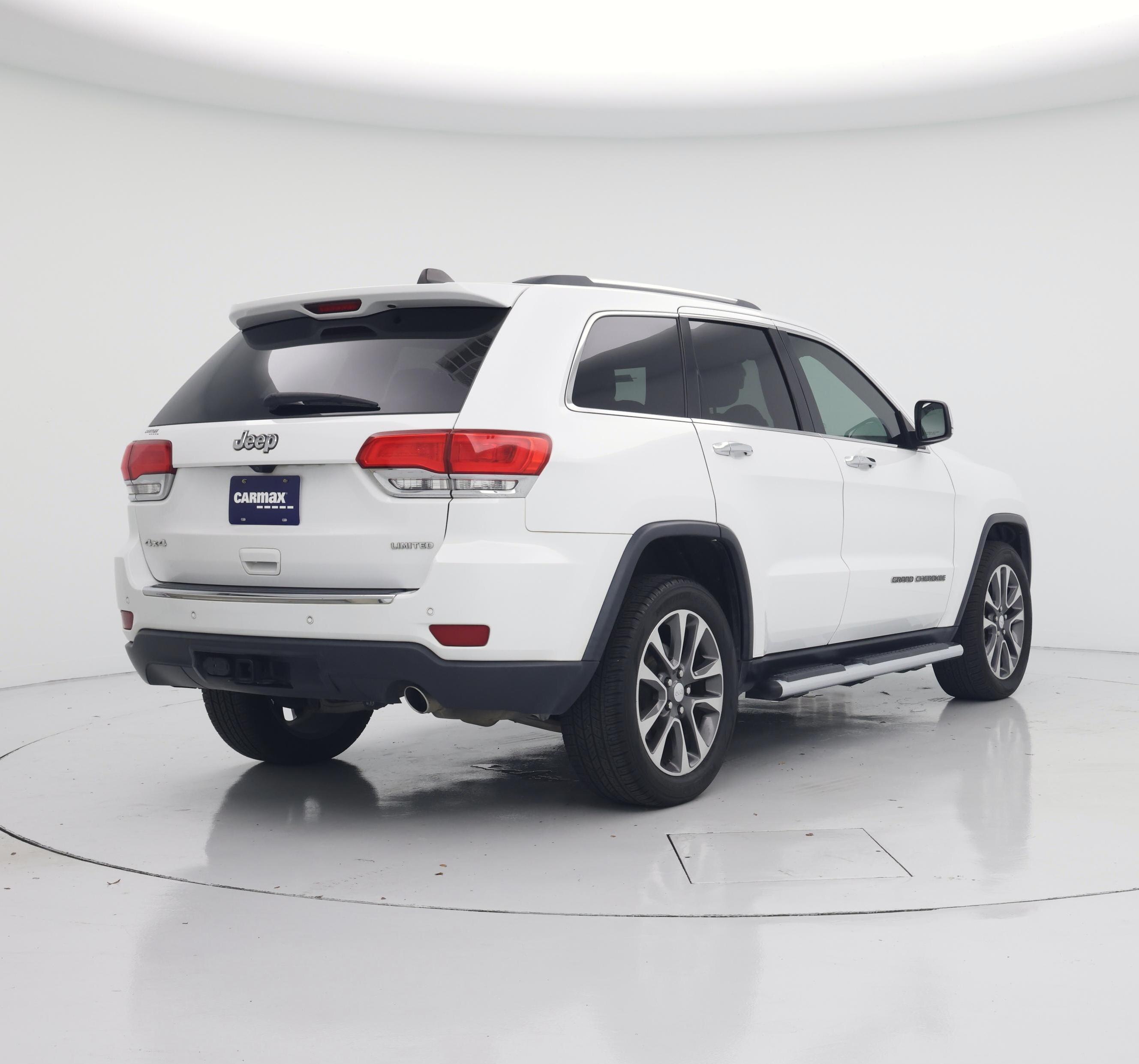 Thumbnail: 2018 Jeep Grand Cherokee - 8